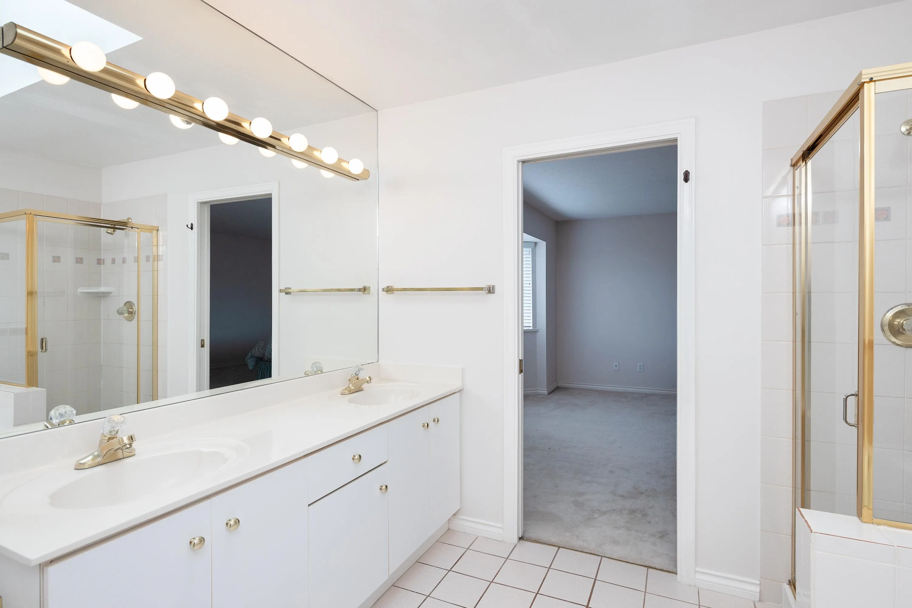 20 9311 Dayton Avenue