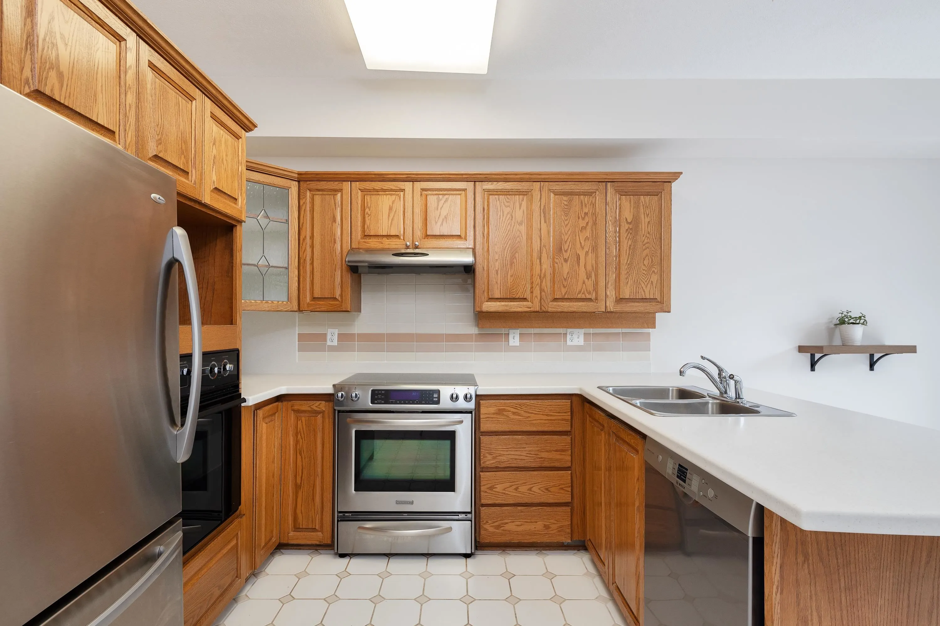 20 9311 Dayton Avenue