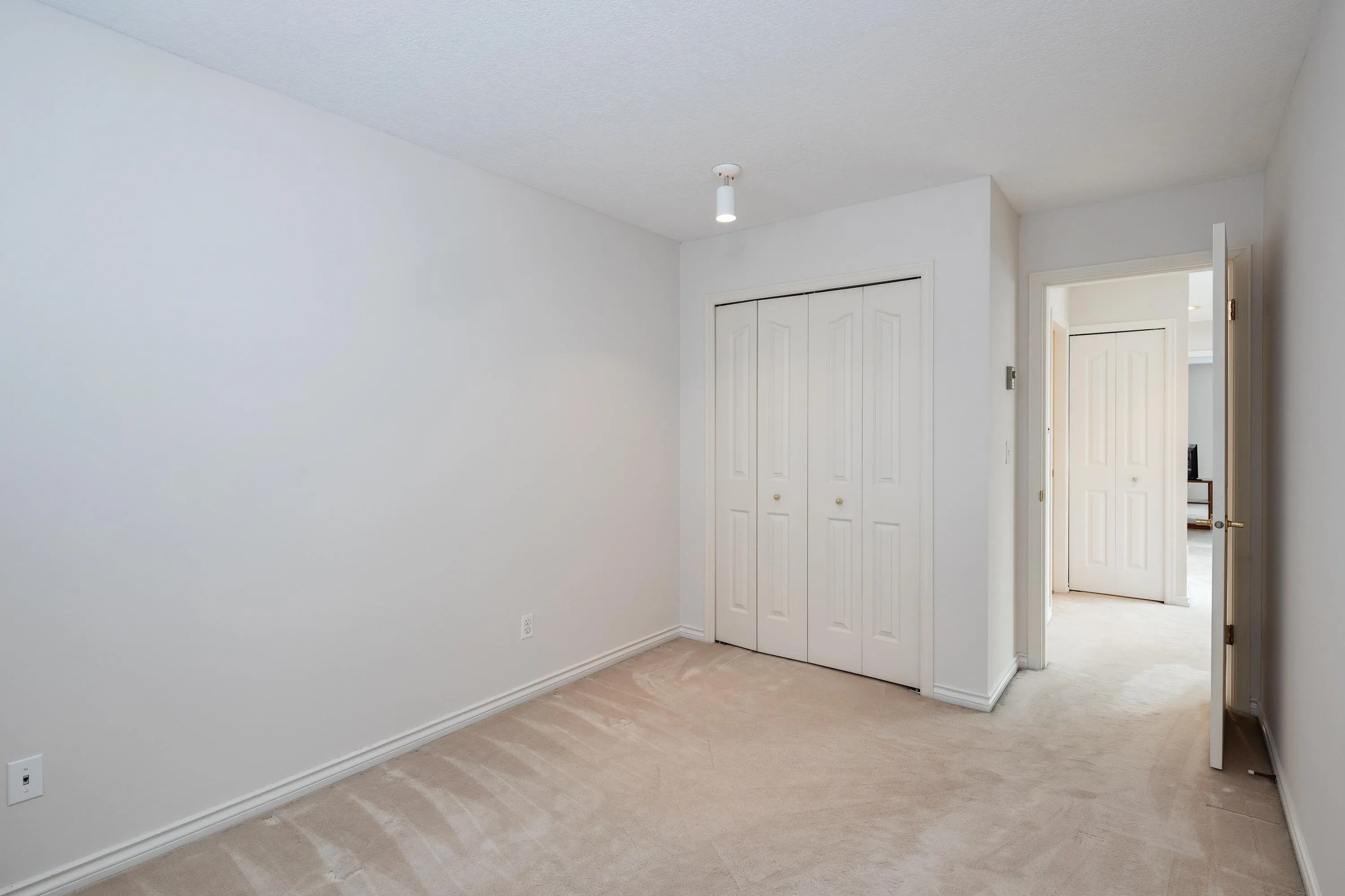 20 9311 Dayton Avenue