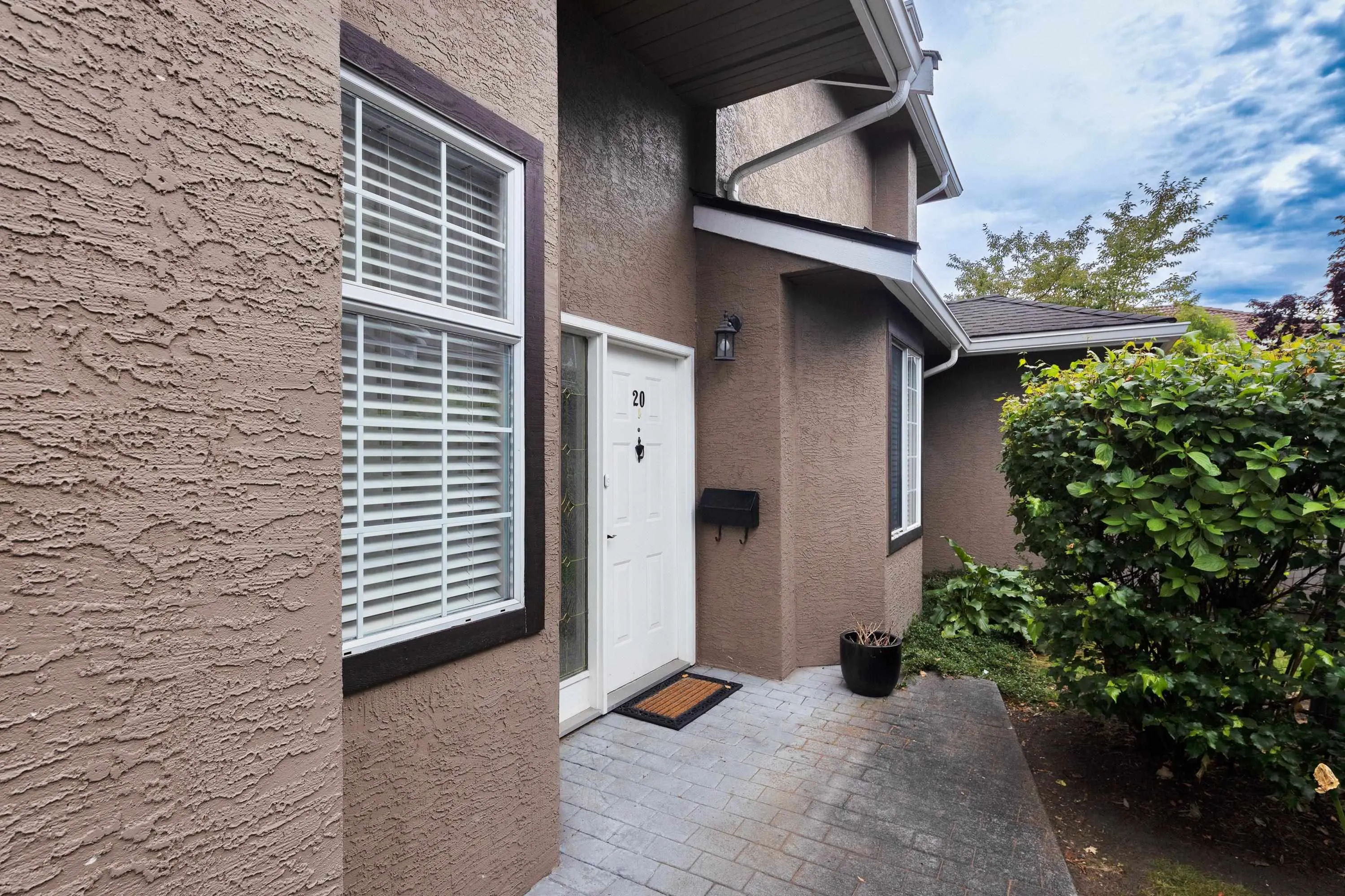 20 9311 Dayton Avenue