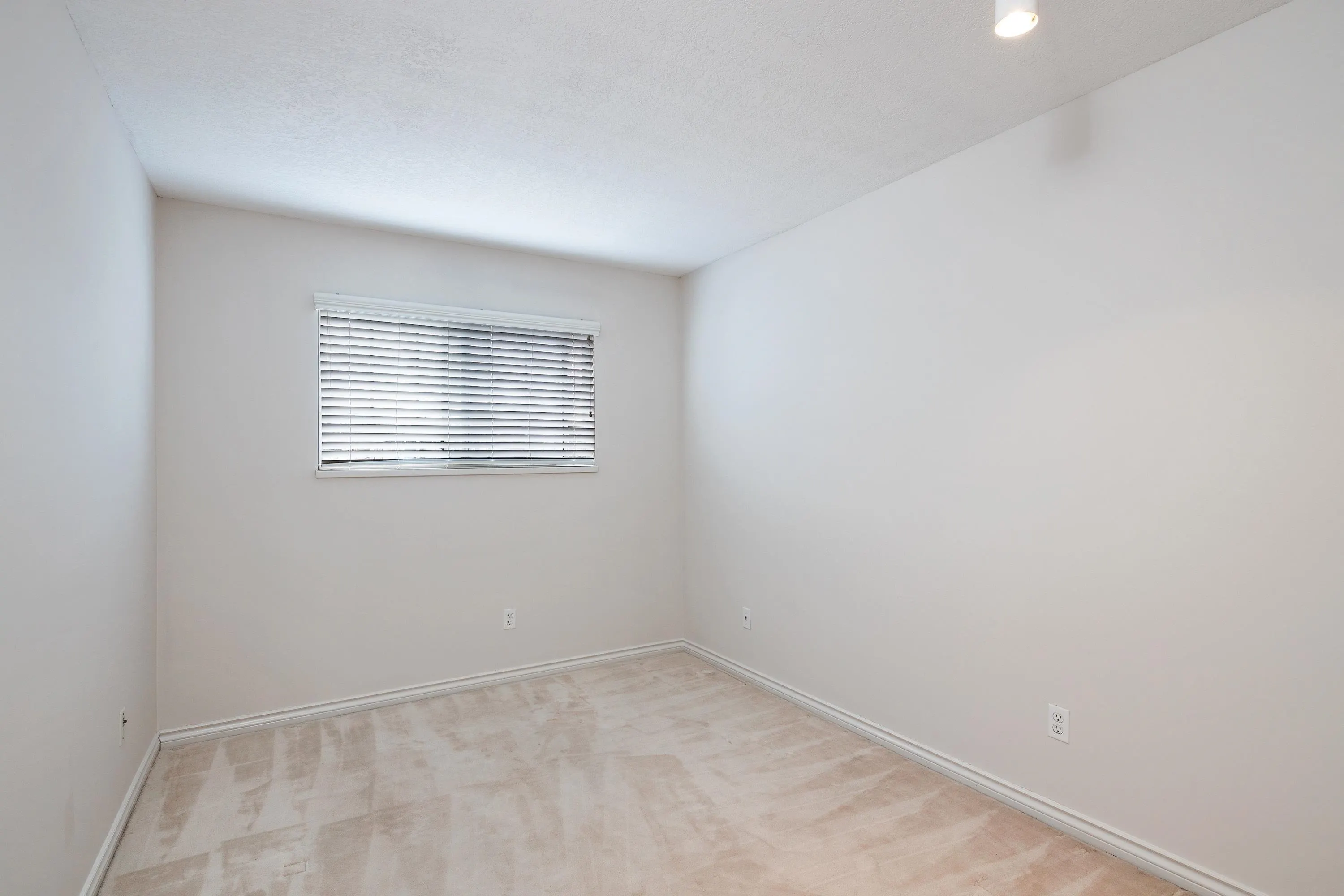 20 9311 Dayton Avenue