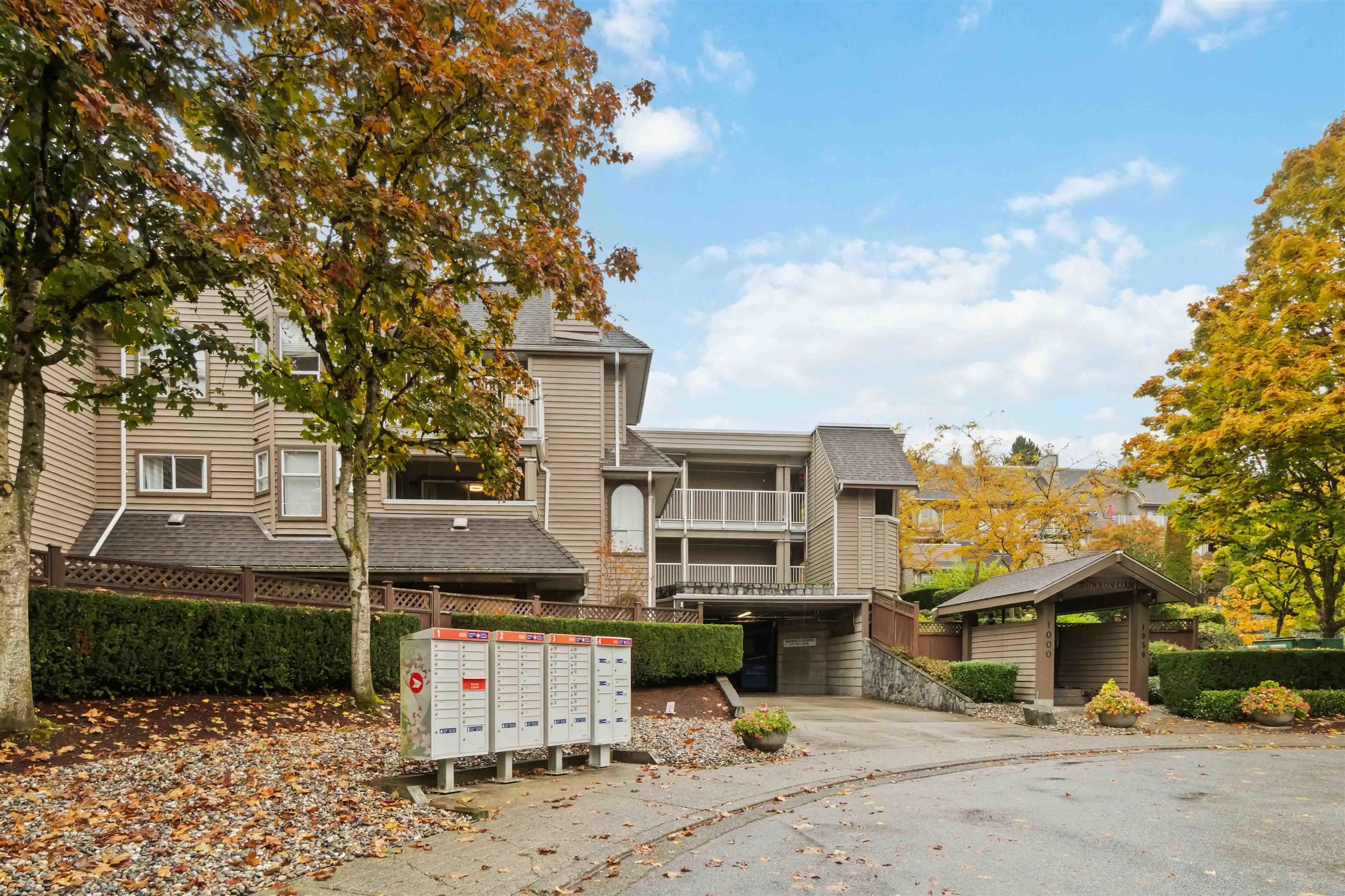 310 1000 Bowron Court