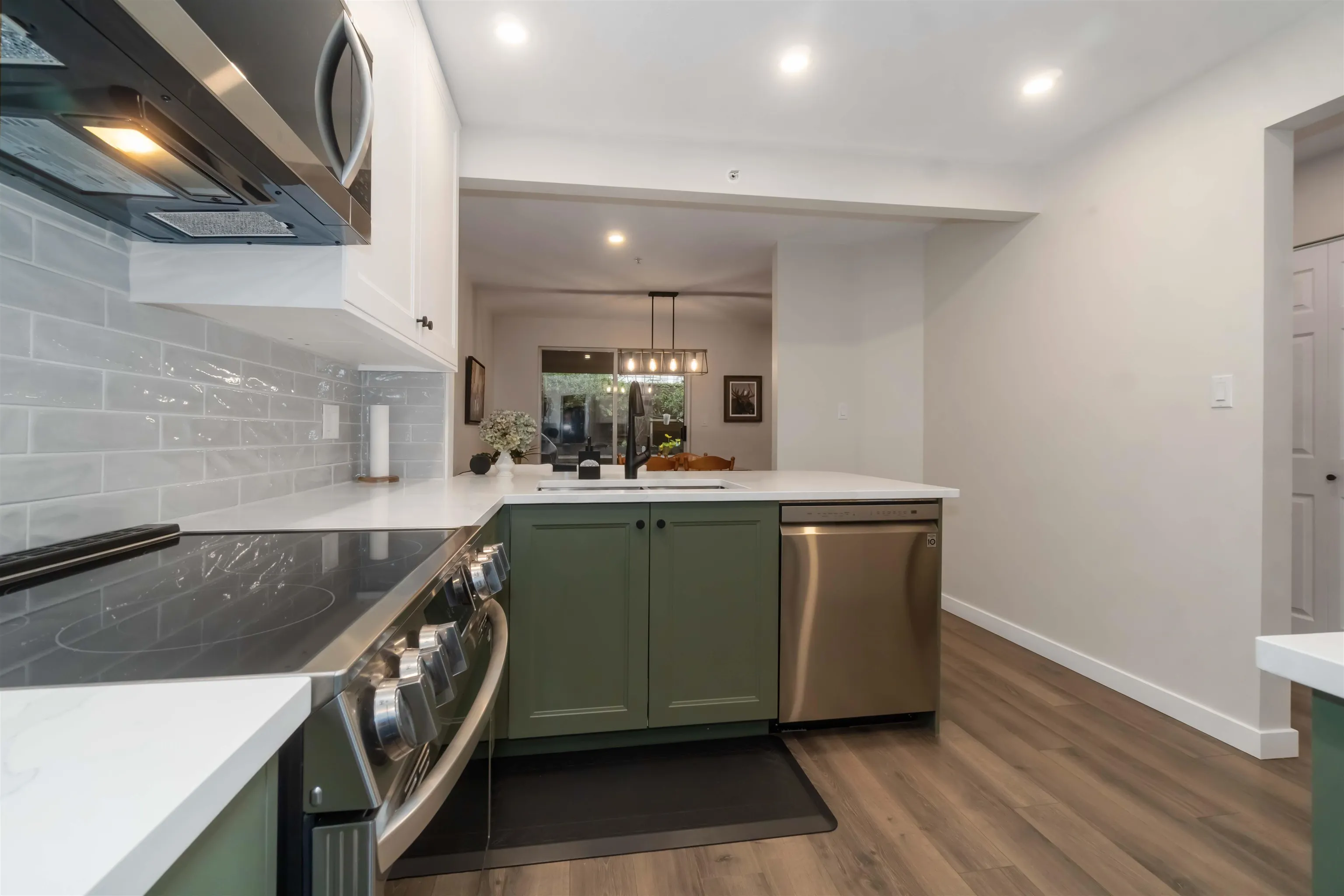 310 1000 Bowron Court