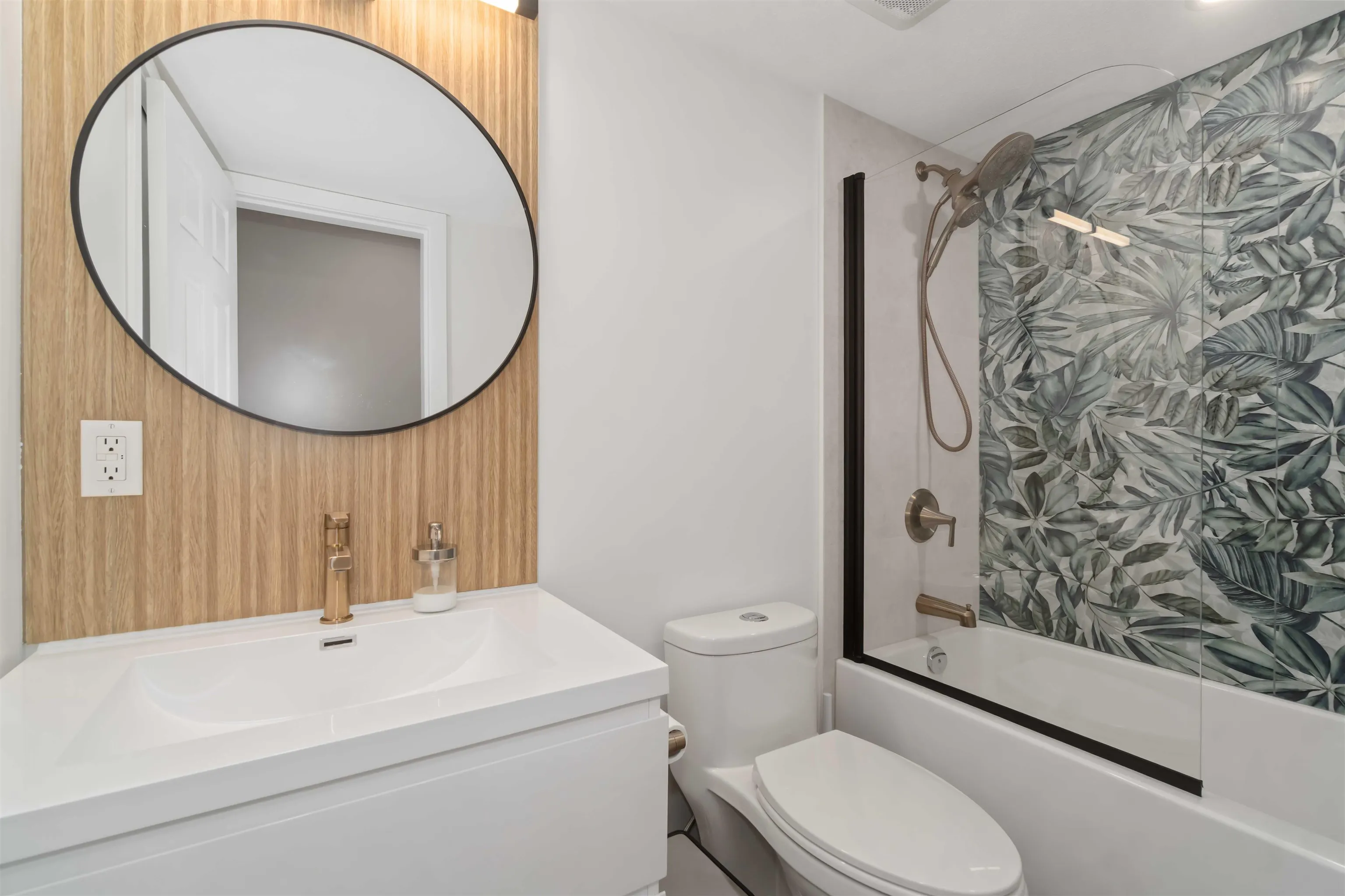 310 1000 Bowron Court