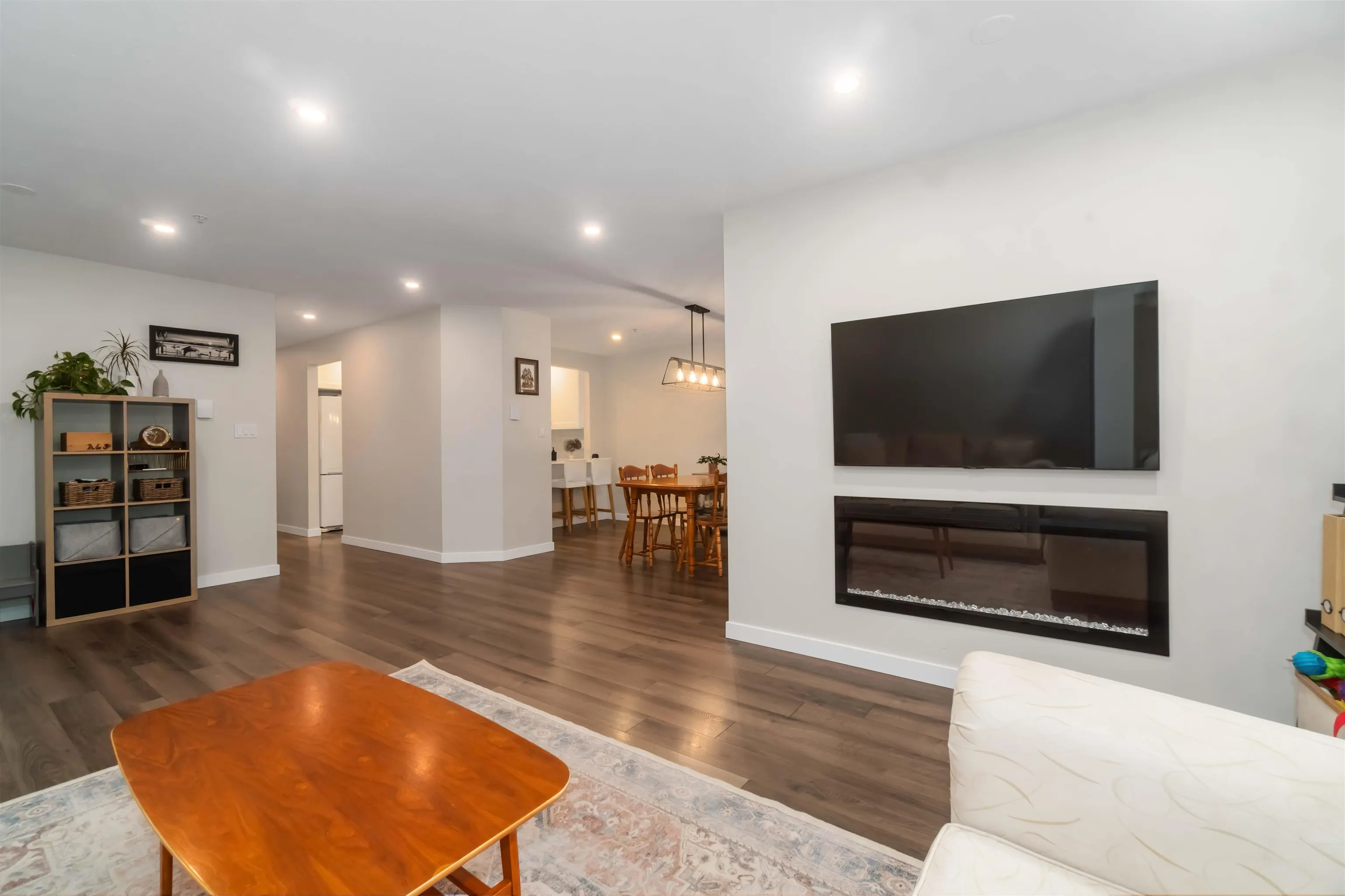 310 1000 Bowron Court