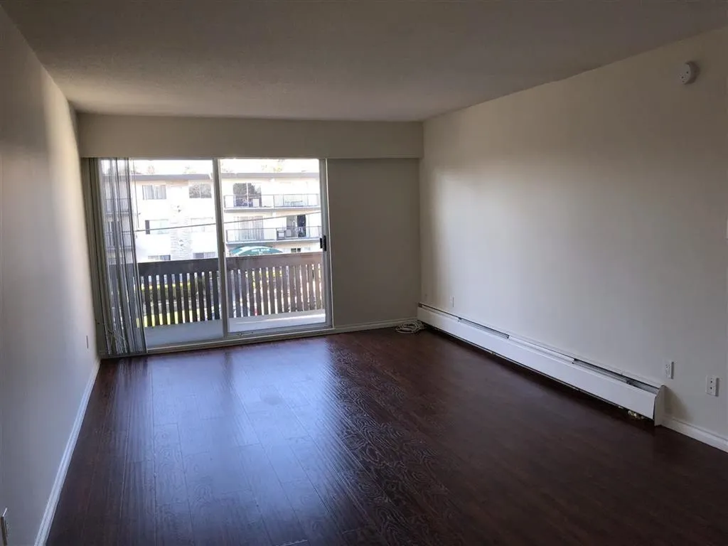 308 910 Fifth Avenue