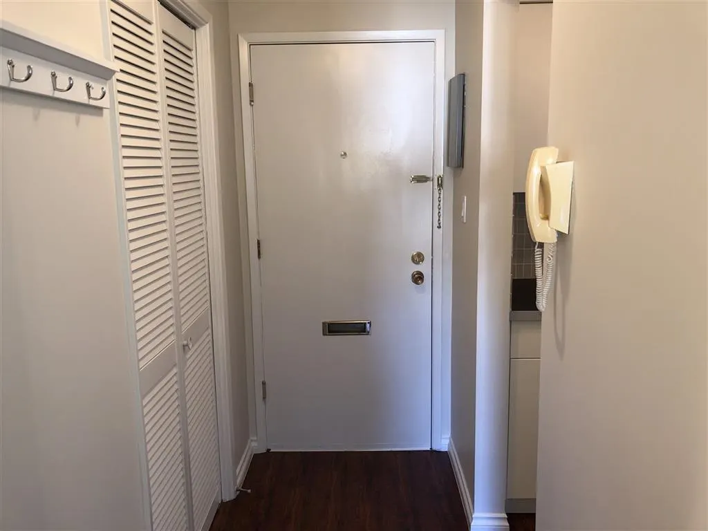 308 910 Fifth Avenue