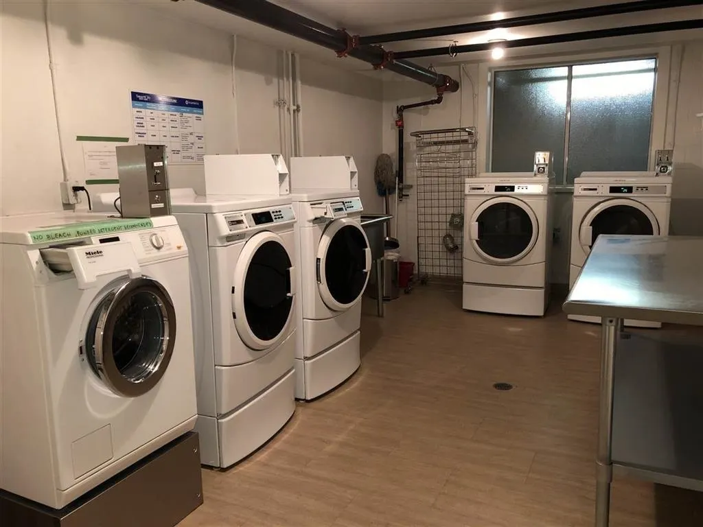 308 910 Fifth Avenue