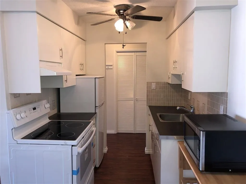 308 910 Fifth Avenue