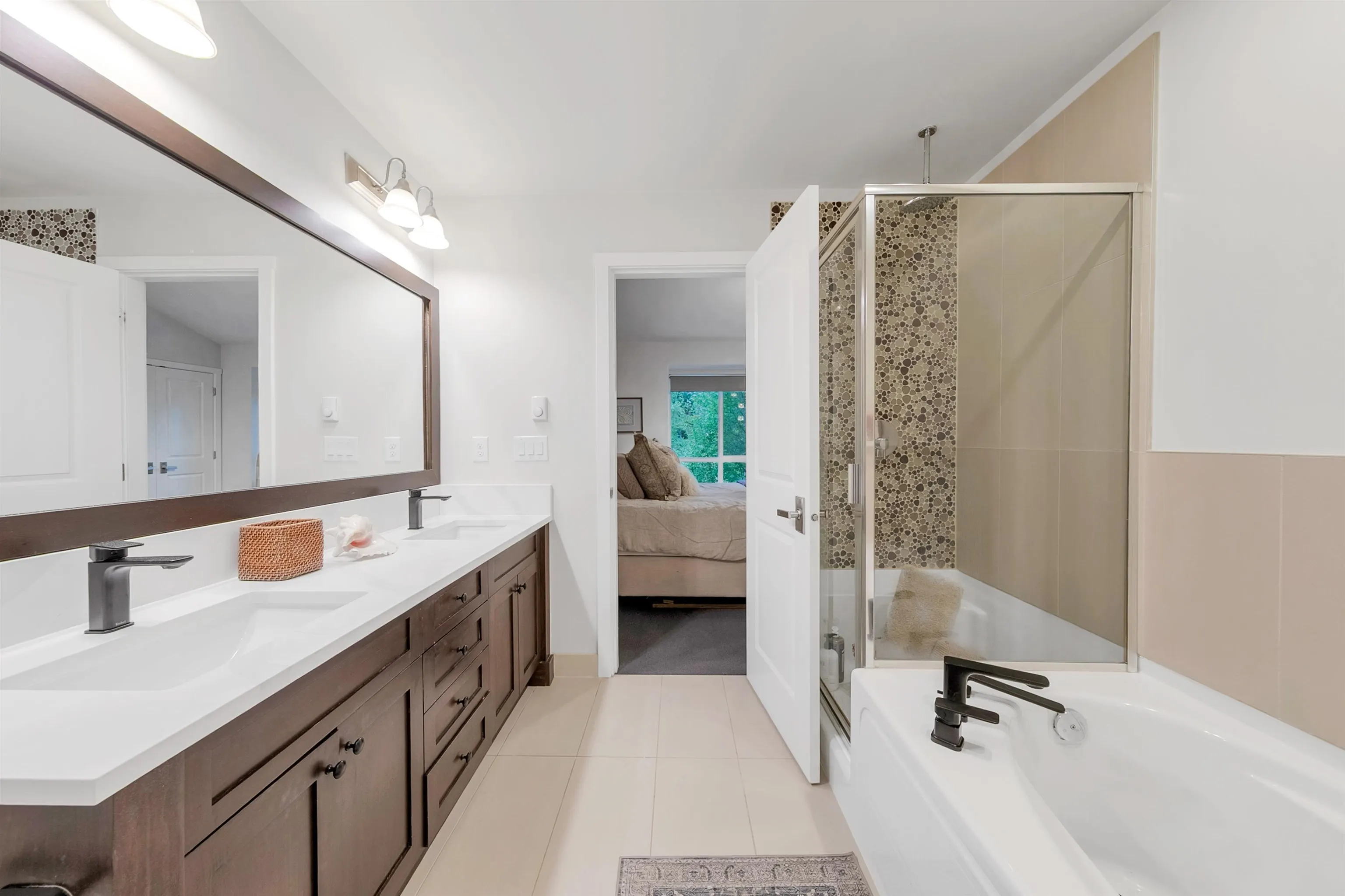 150 1460 Southview Street