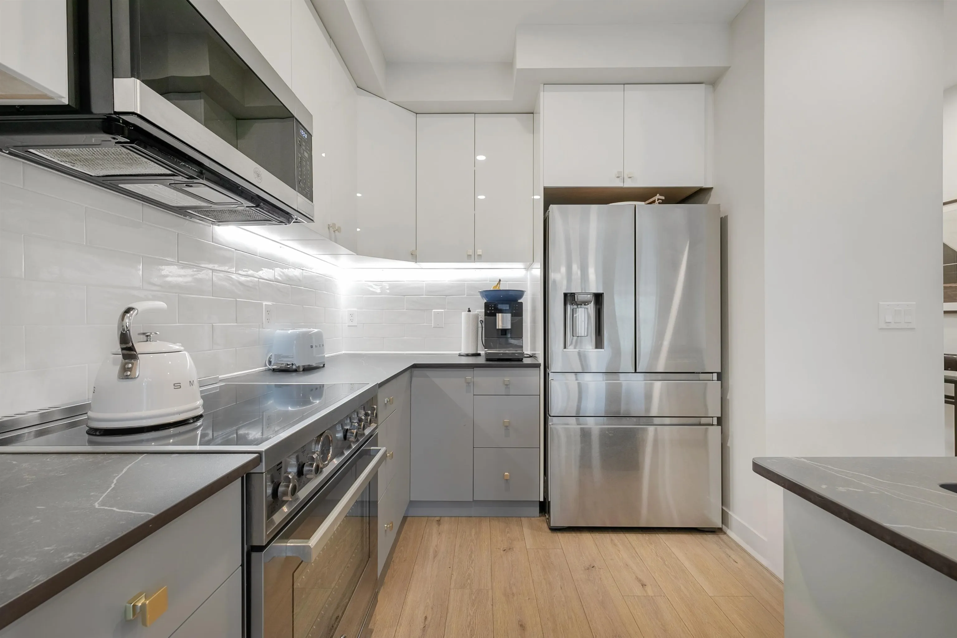 150 1460 Southview Street