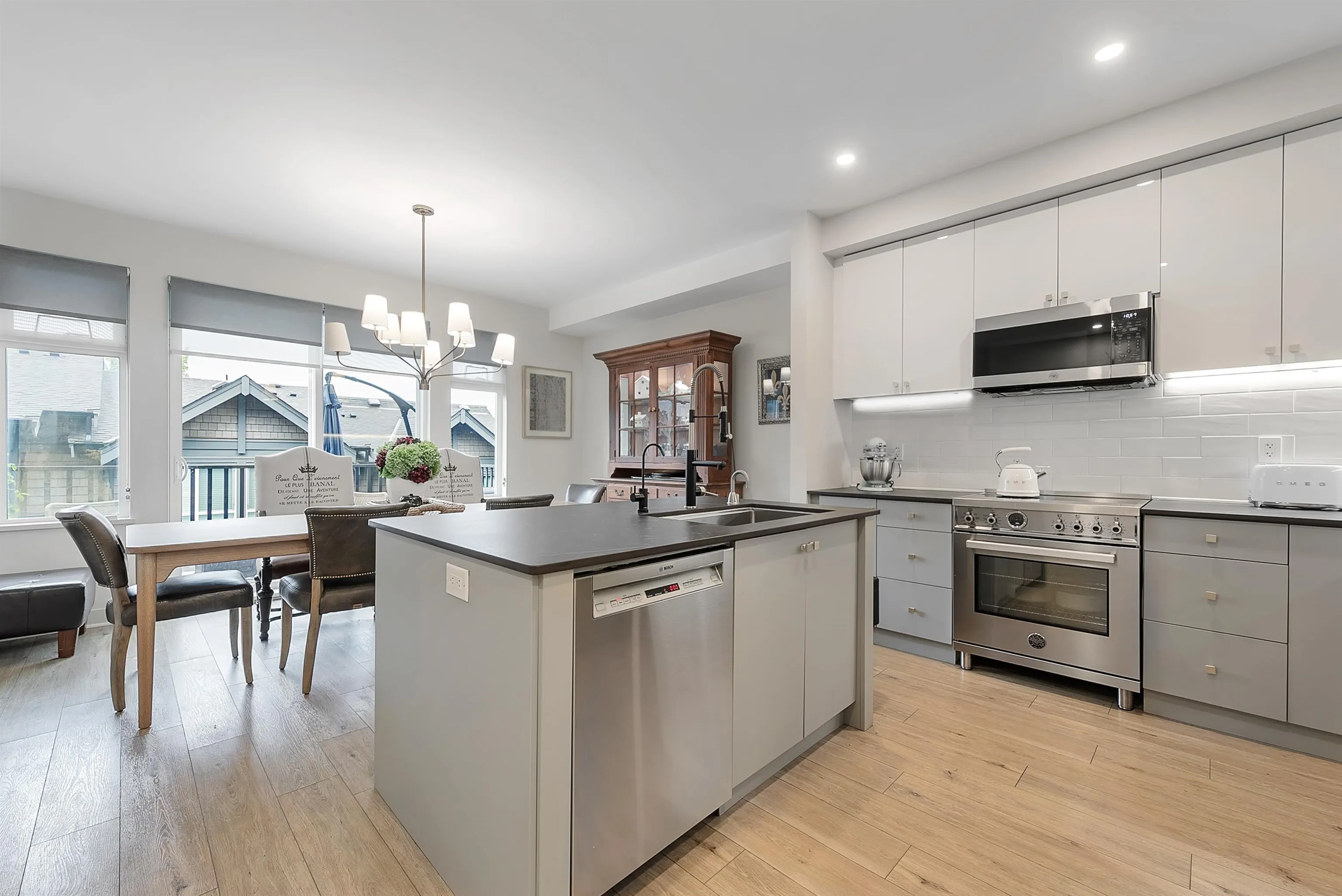 150 1460 Southview Street