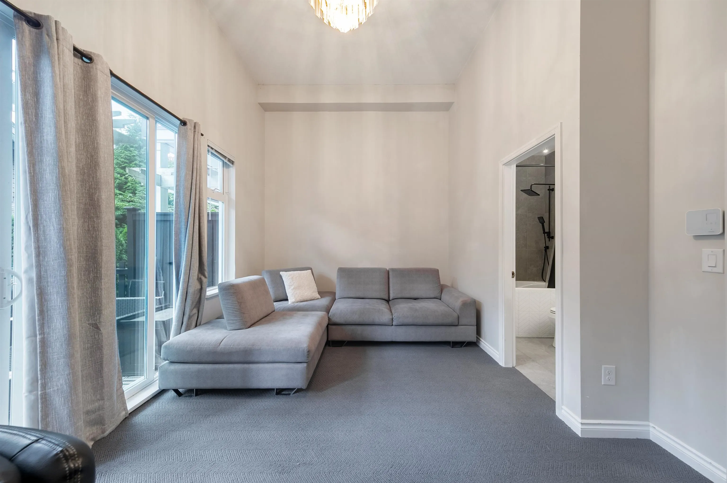 150 1460 Southview Street