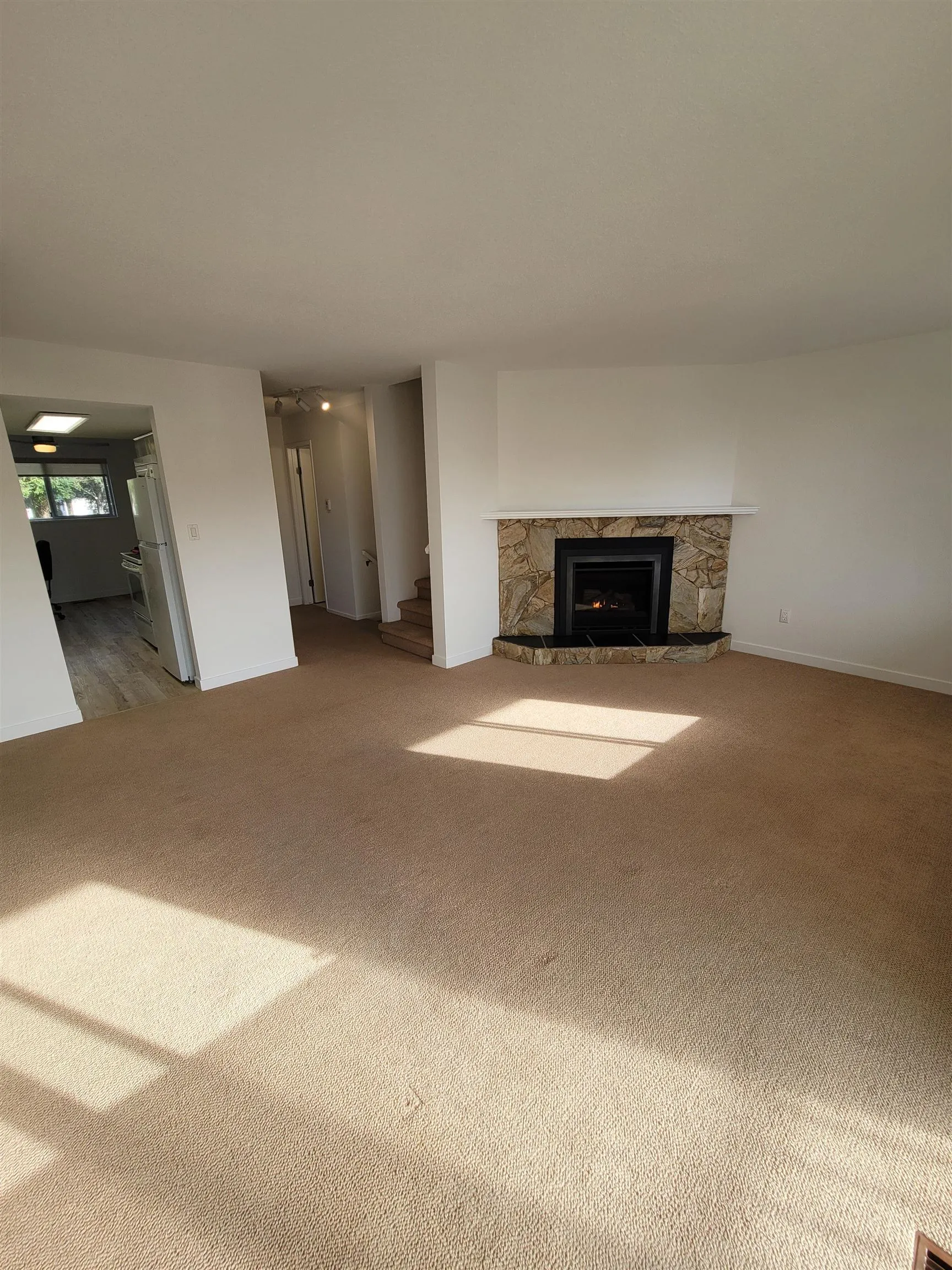 52 27272 32 Avenue