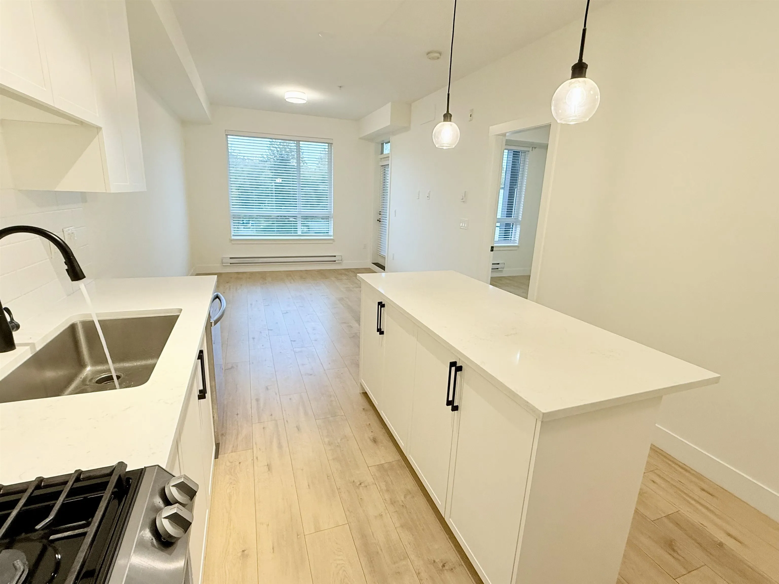 413 7506 199a Street