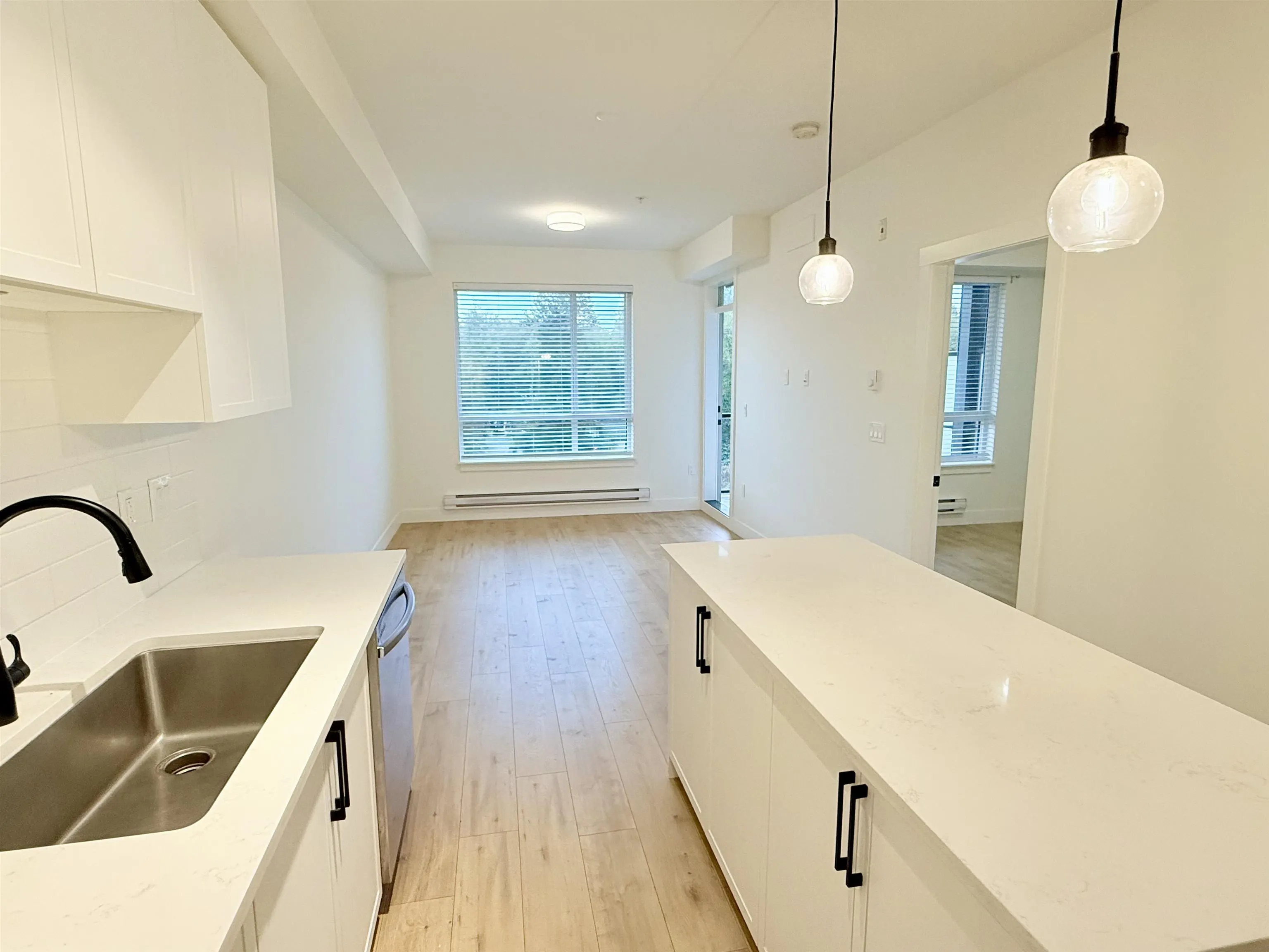 413 7506 199a Street