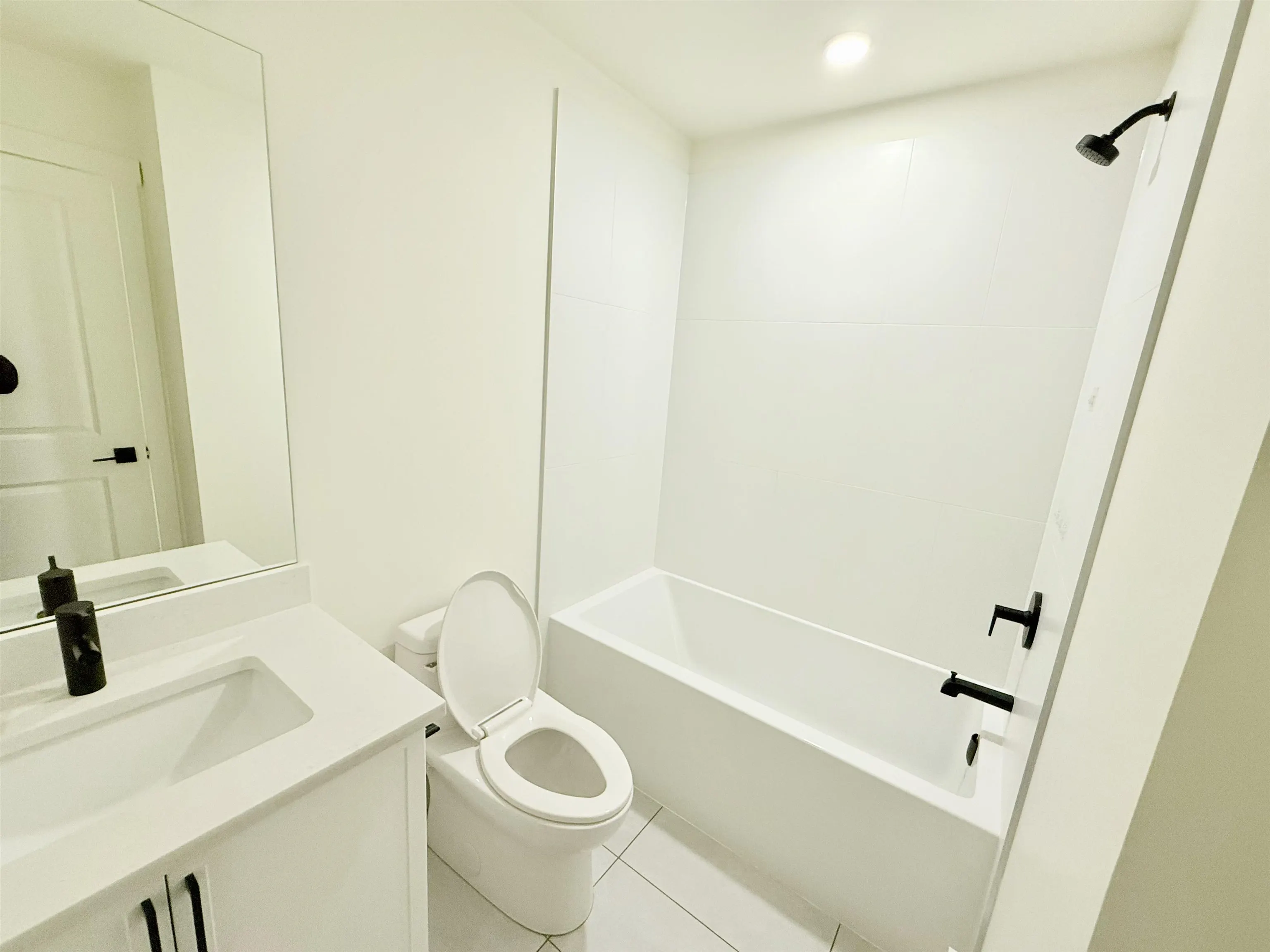 413 7506 199a Street