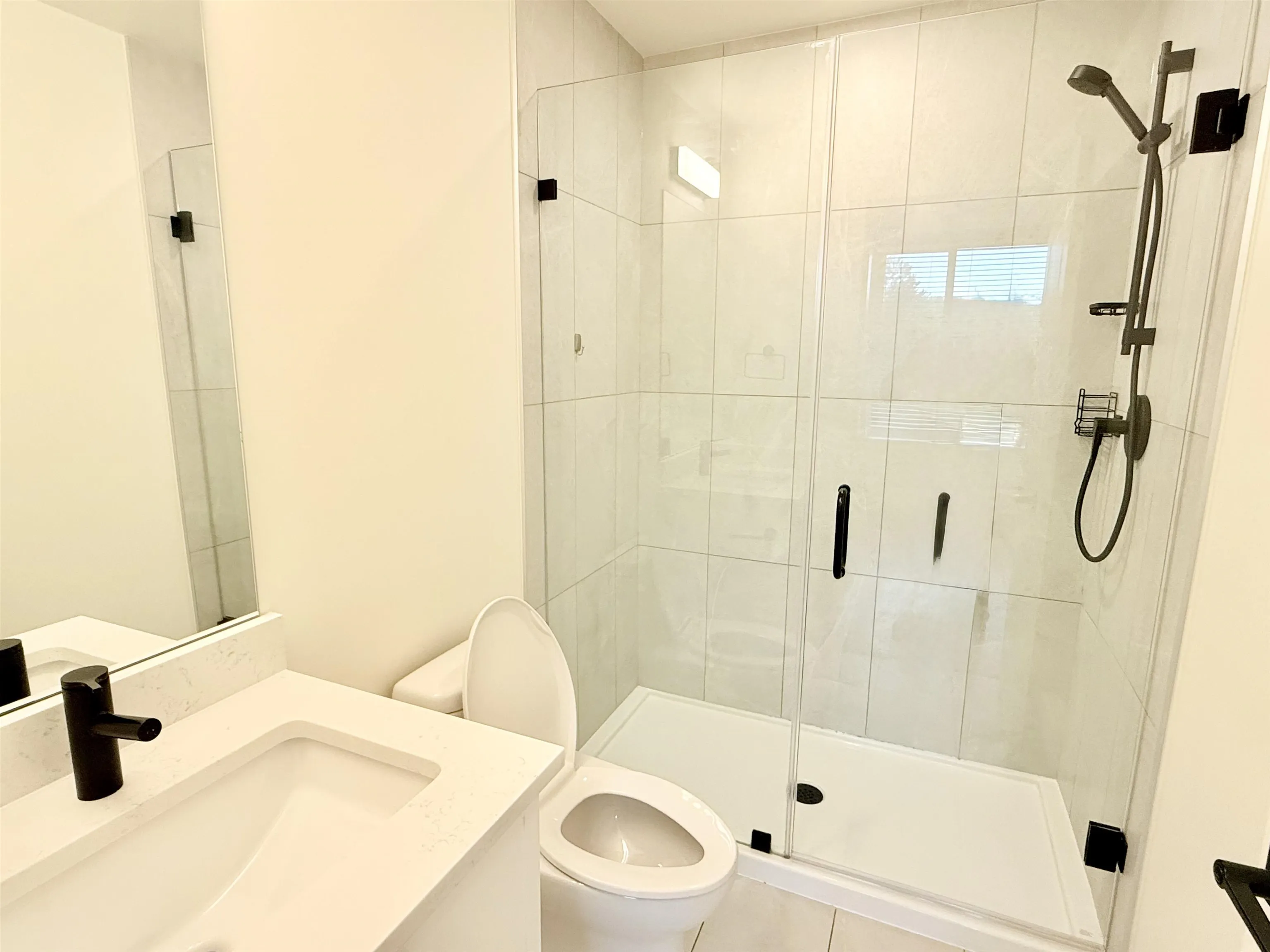 413 7506 199a Street