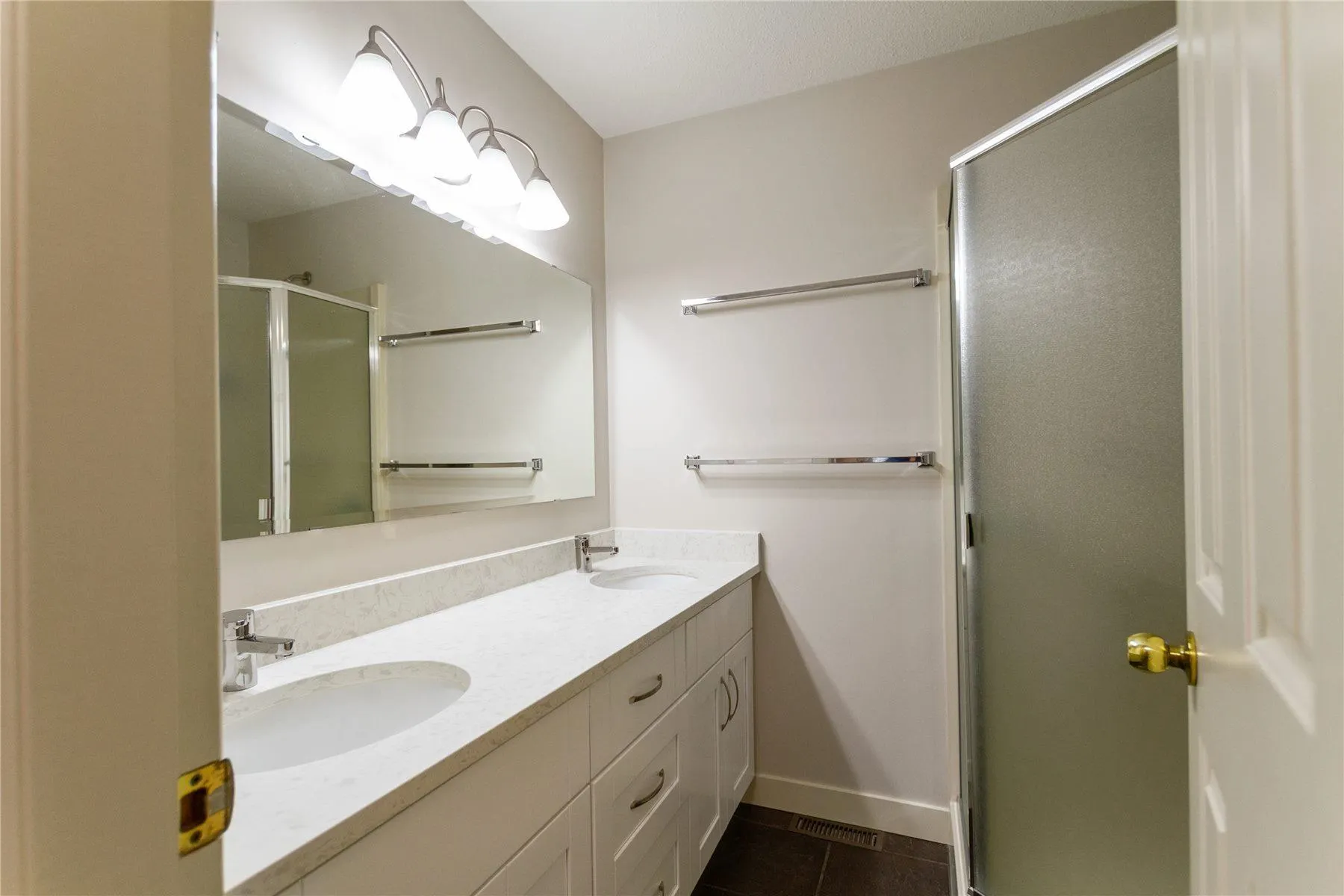 21 32615 Murray Avenue