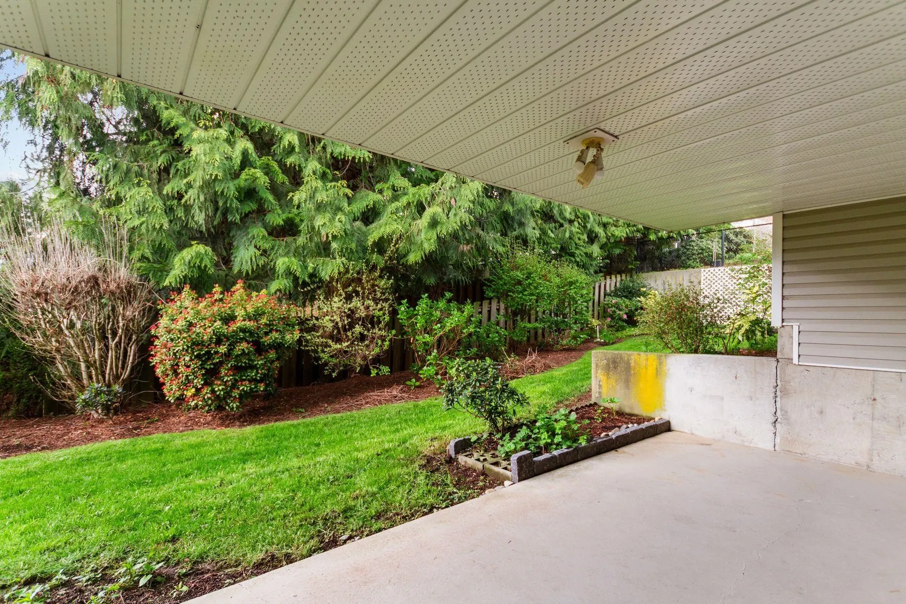 21 32615 Murray Avenue