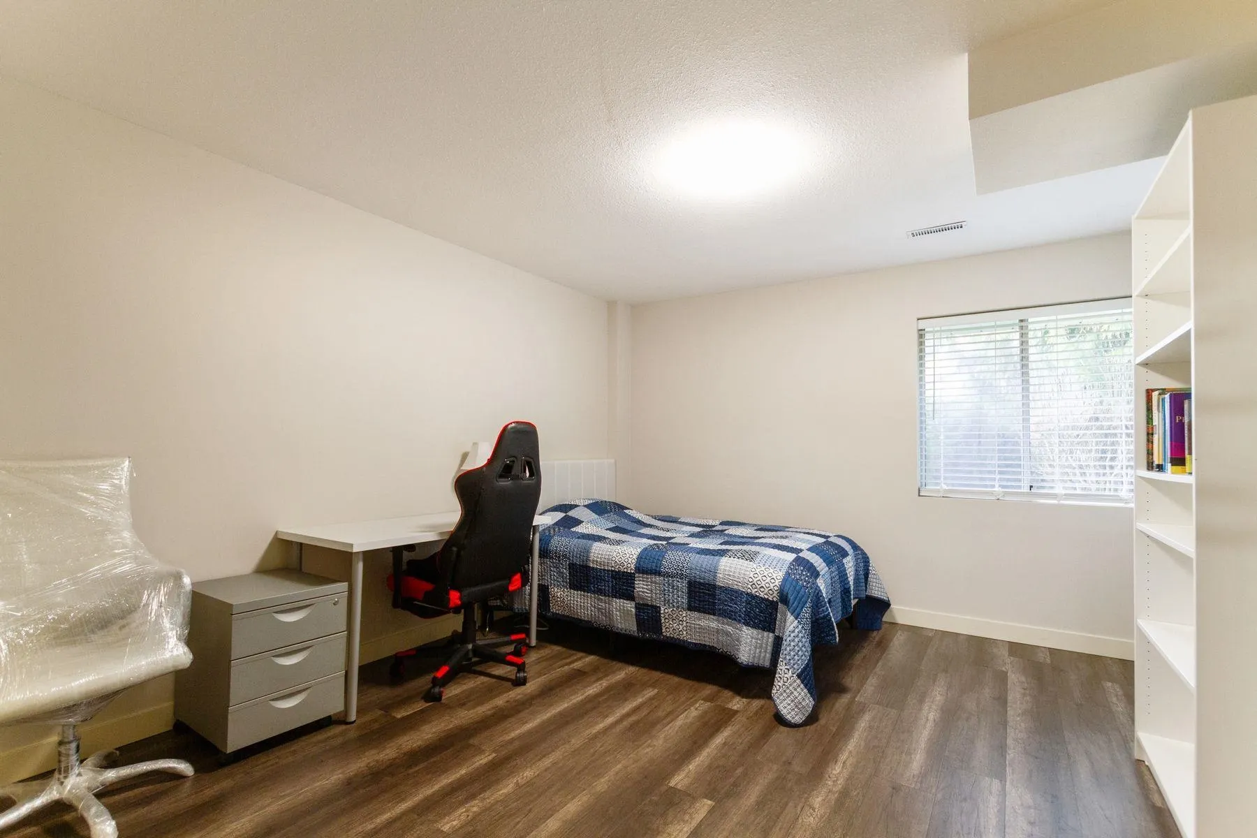 21 32615 Murray Avenue