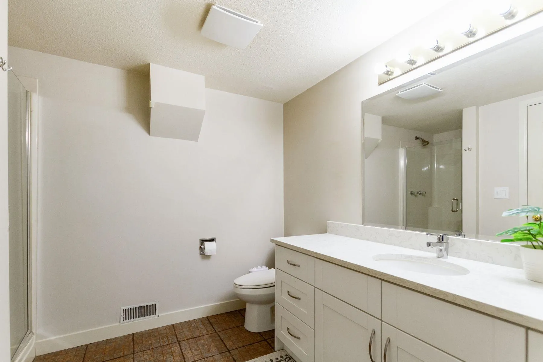 21 32615 Murray Avenue