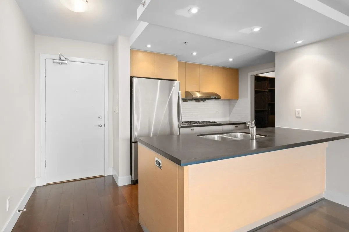 506 1530 W 8th Avenue