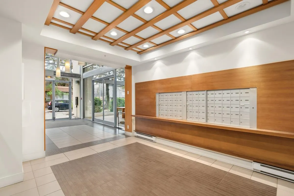 506 1530 W 8th Avenue