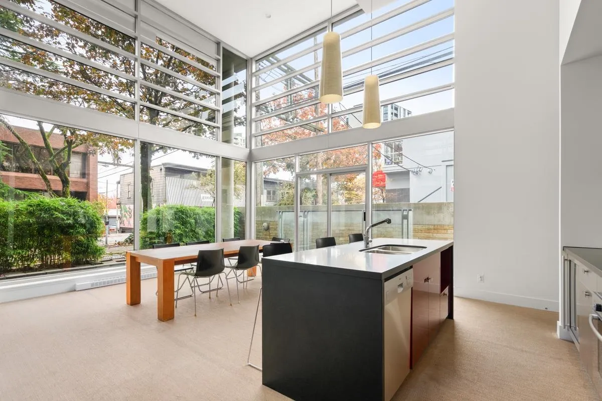 506 1530 W 8th Avenue