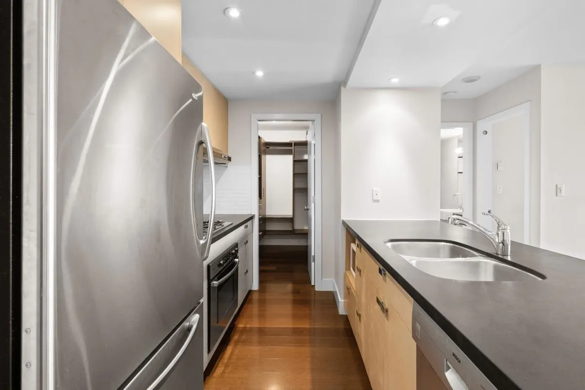 506 1530 W 8th Avenue