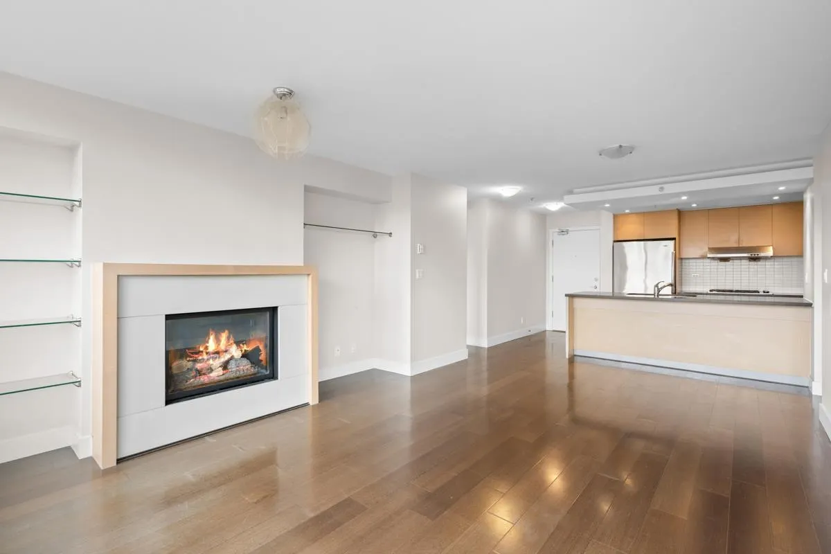 506 1530 W 8th Avenue