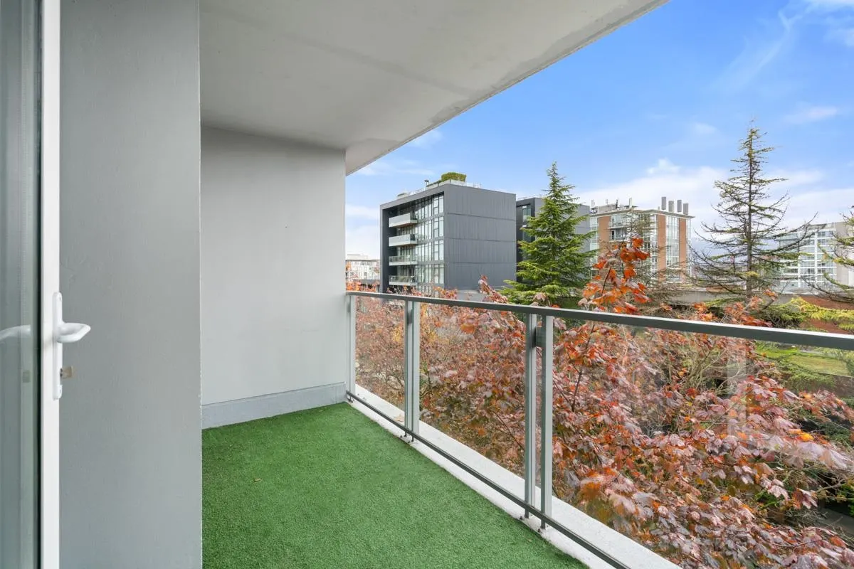 506 1530 W 8th Avenue