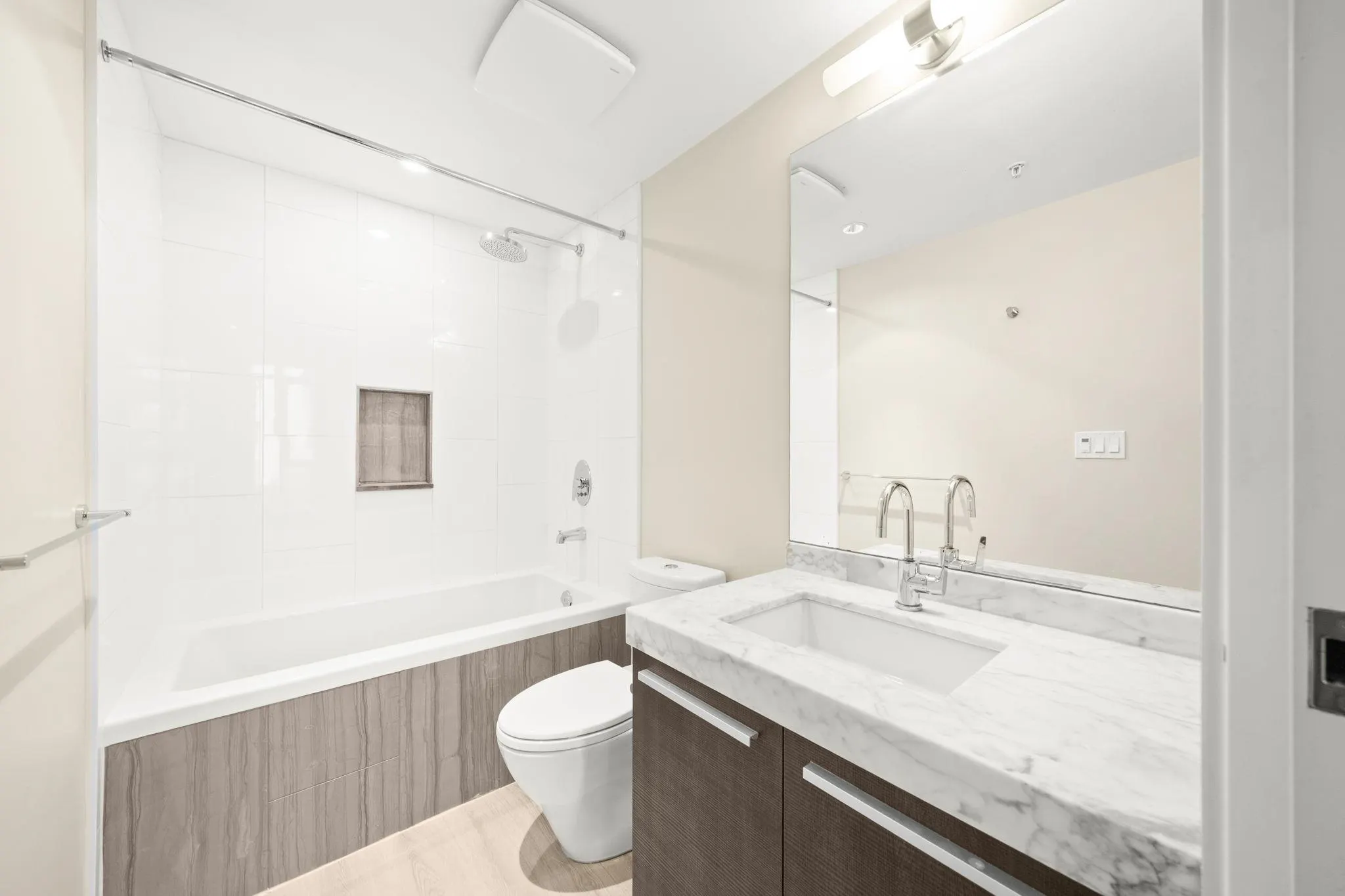 2301 1351 Continental Street