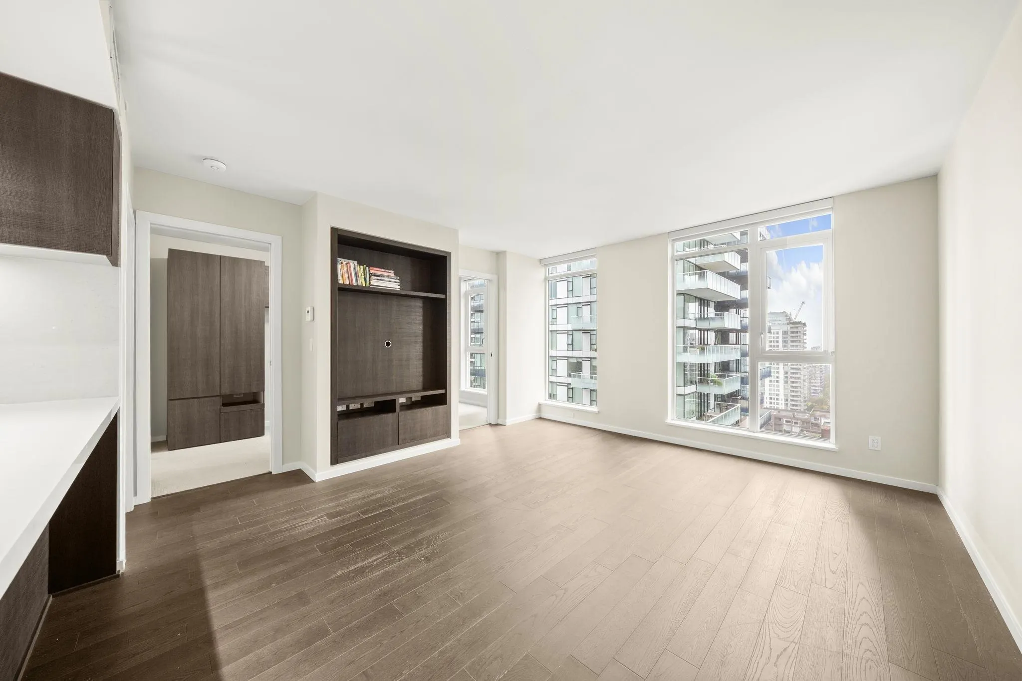 2301 1351 Continental Street