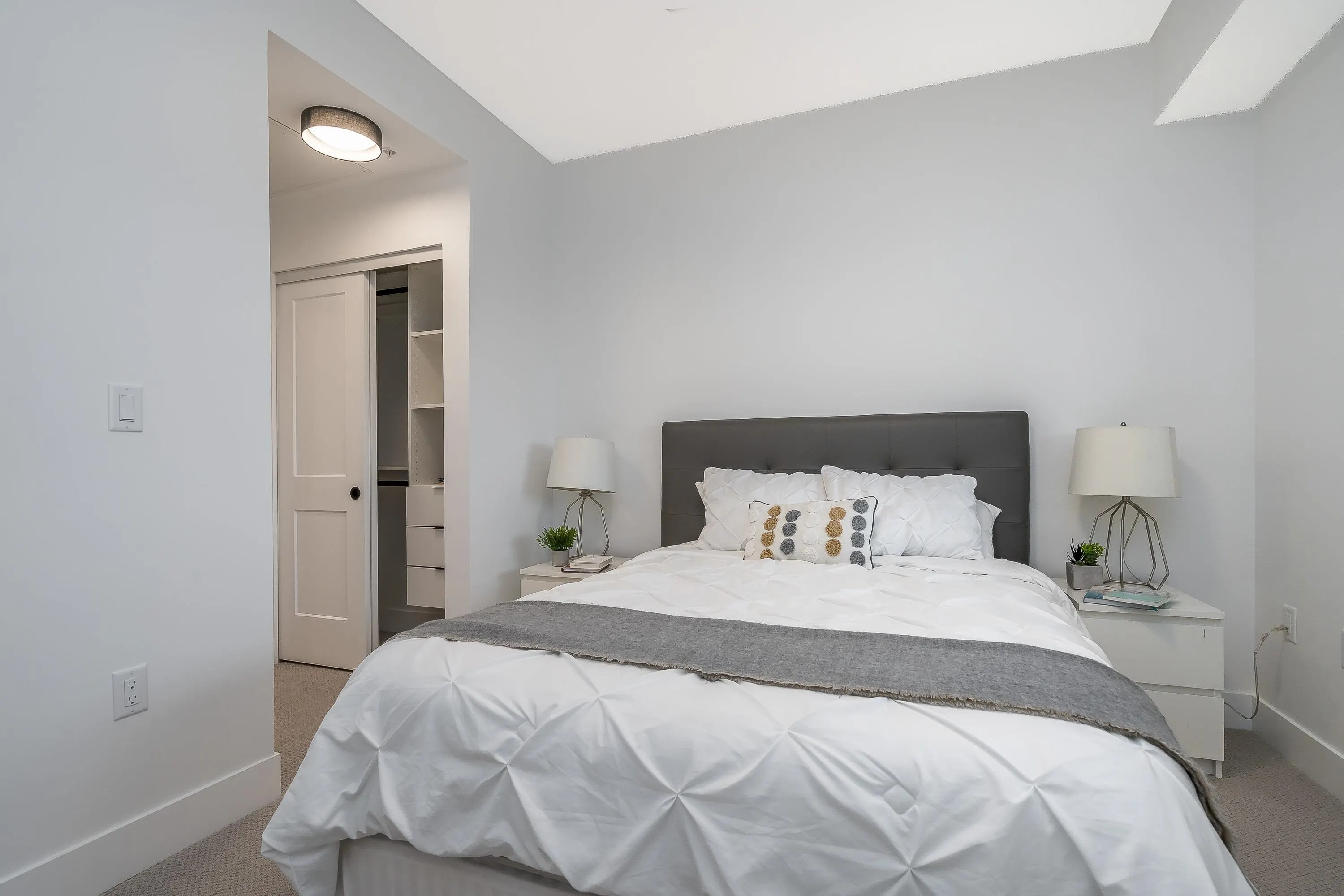 102 320 Ridge Street