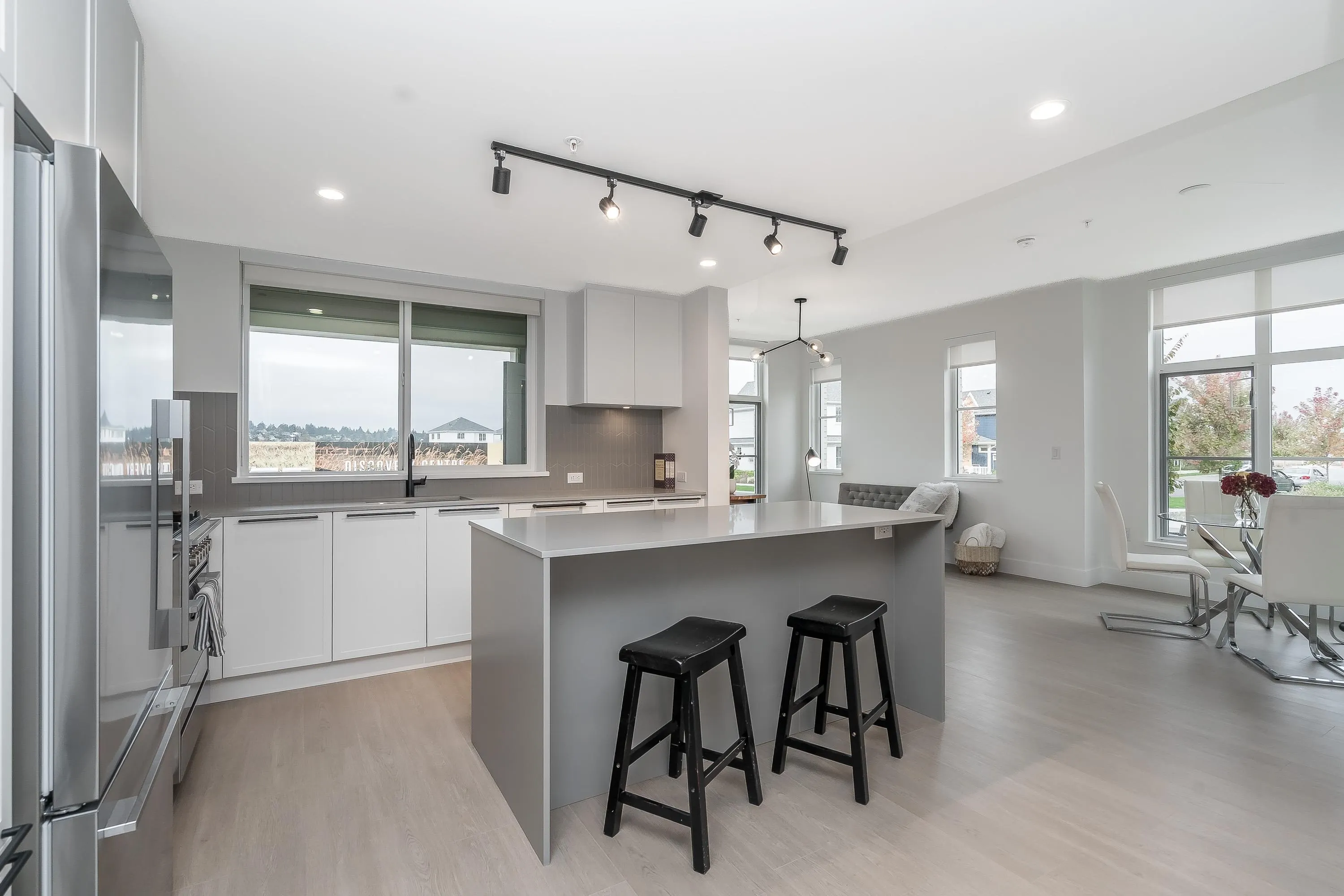 102 320 Ridge Street