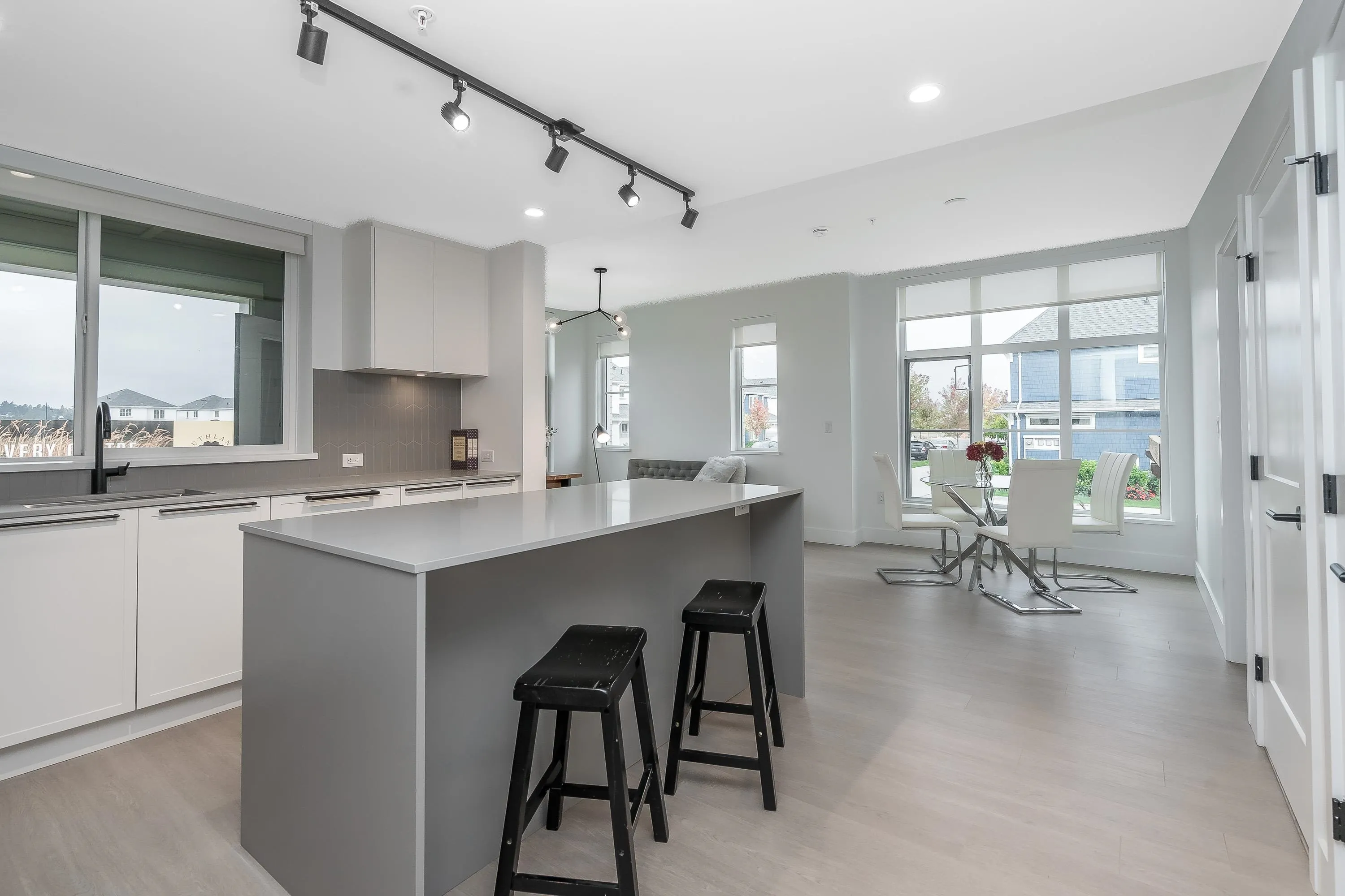 102 320 Ridge Street