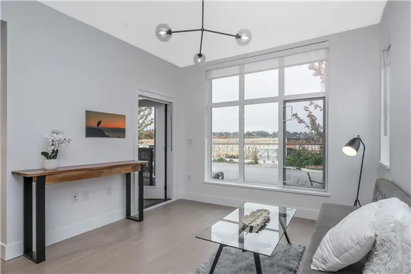 102 320 Ridge Street