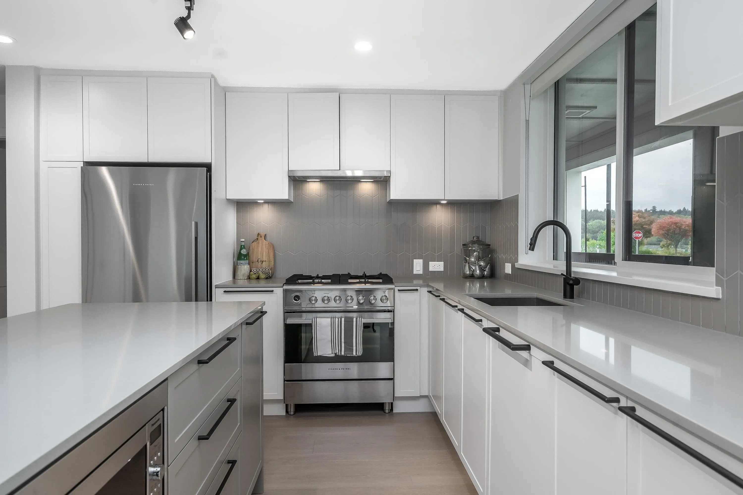 102 320 Ridge Street