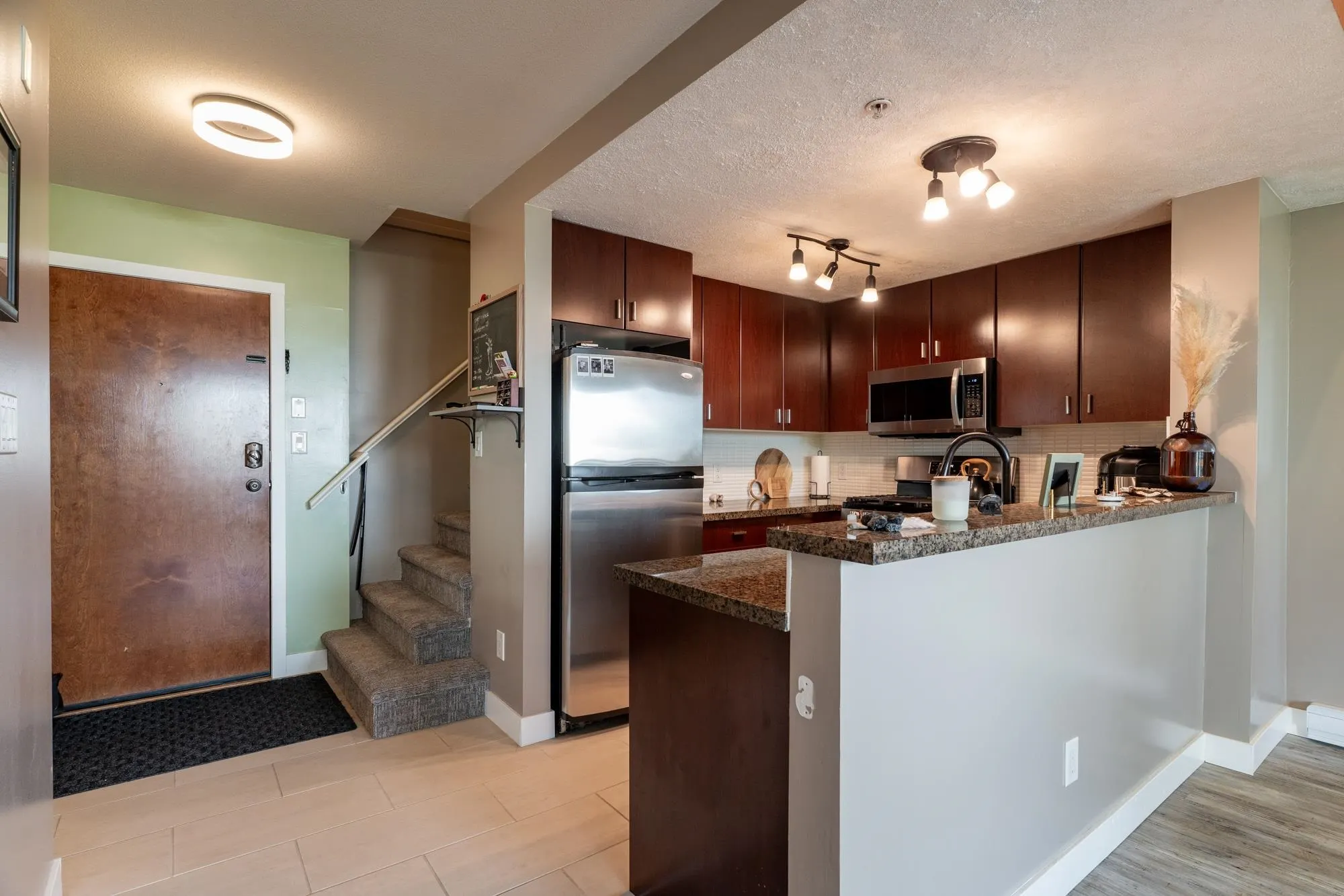 415 6888 Southpoint Drive