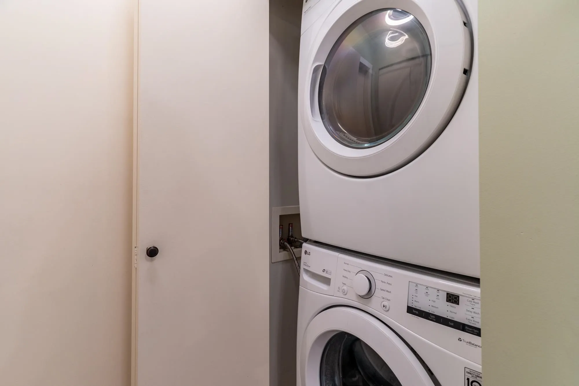 415 6888 Southpoint Drive