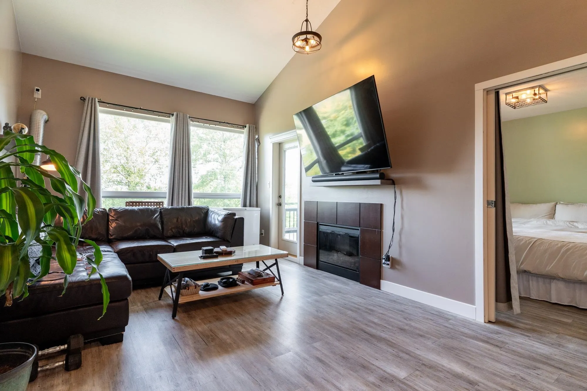 415 6888 Southpoint Drive