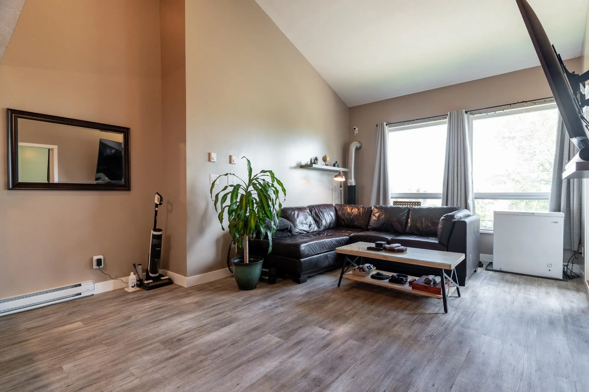 415 6888 Southpoint Drive