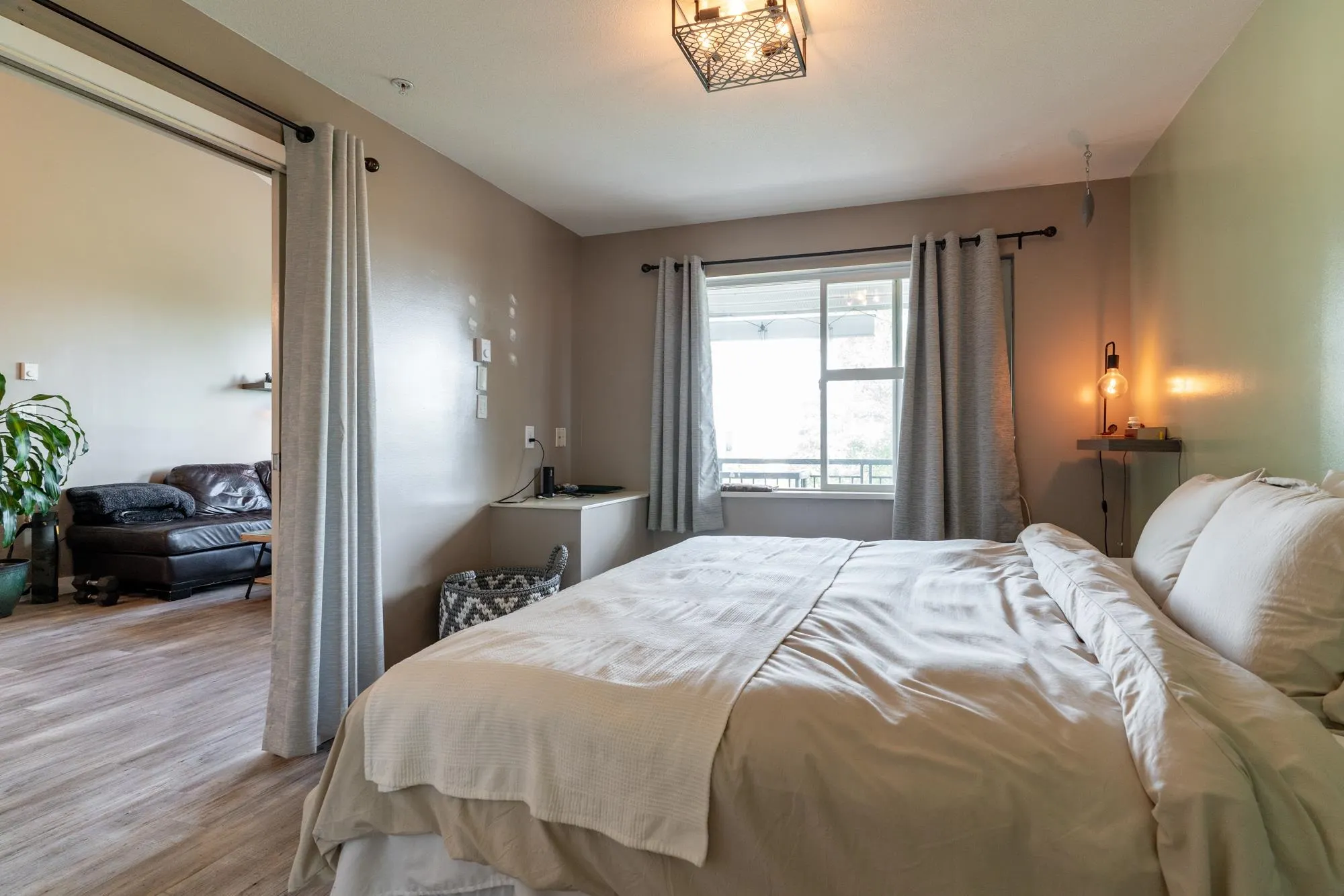 415 6888 Southpoint Drive