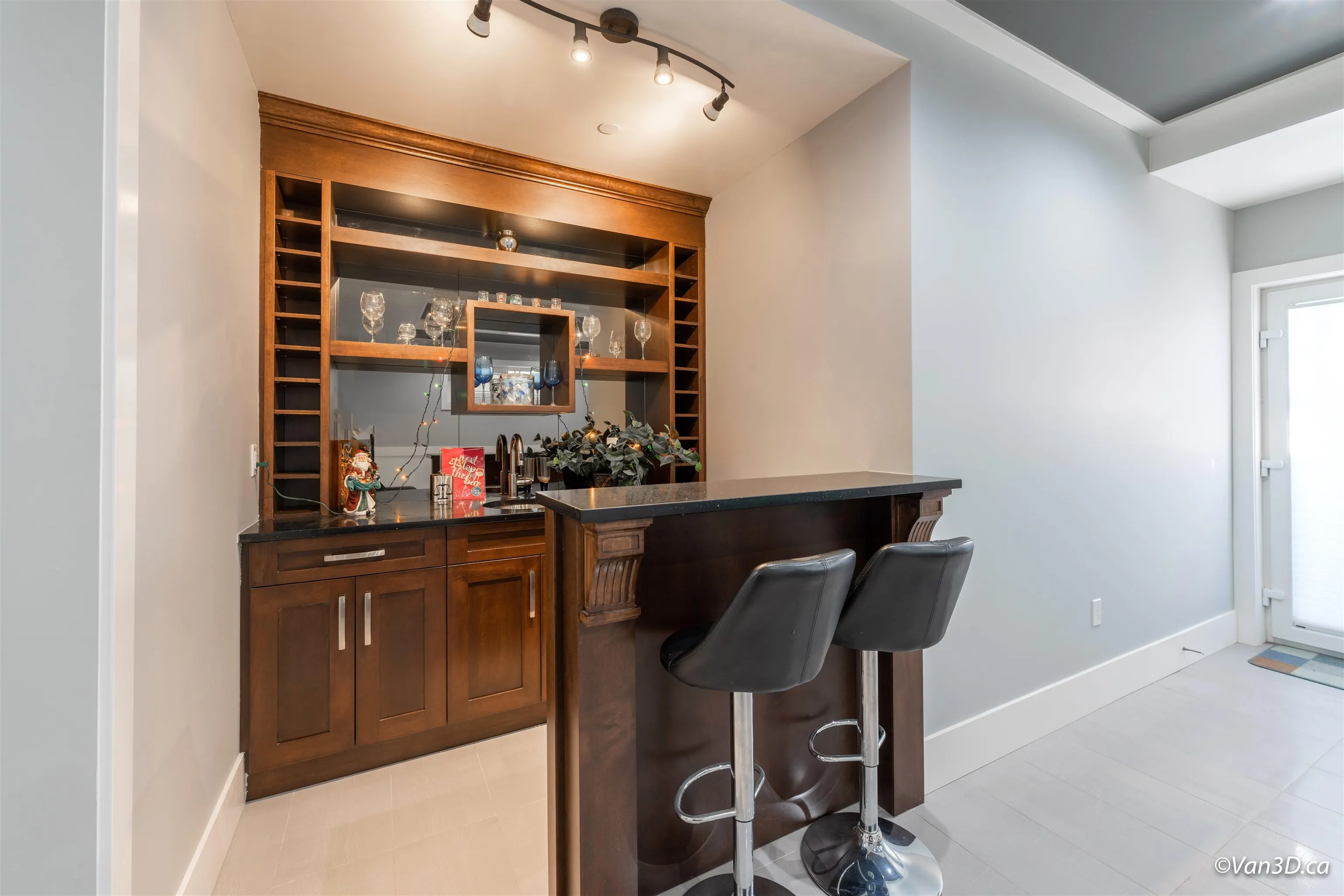 146 W 40th Avenue