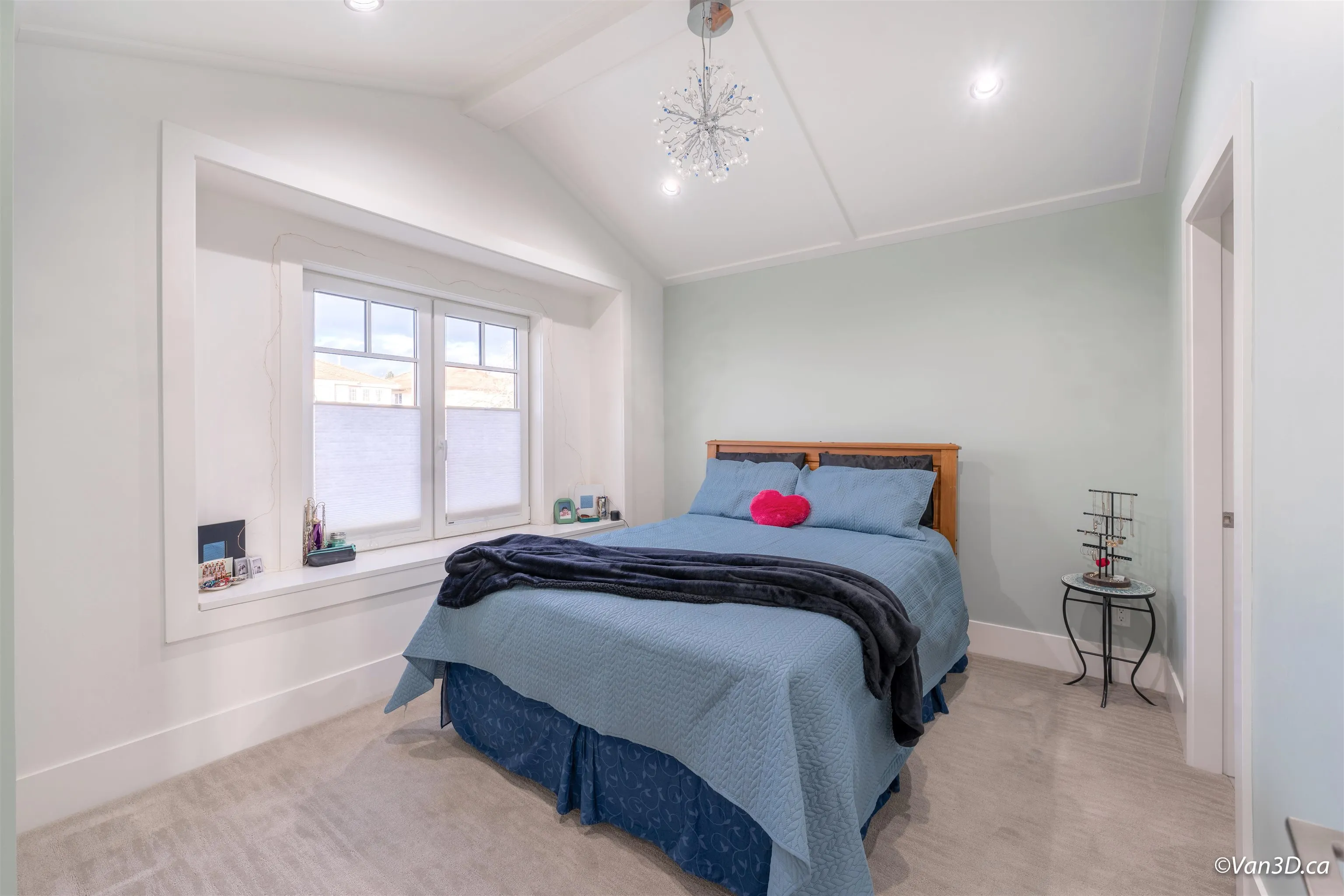 146 W 40th Avenue