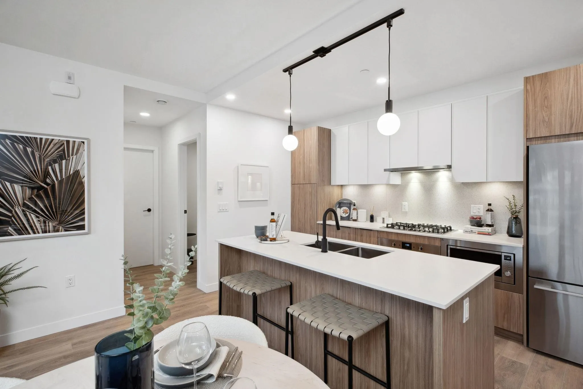 108 715 Ducklow Street