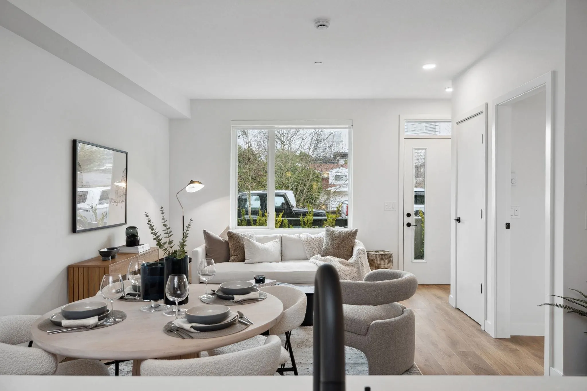 108 715 Ducklow Street