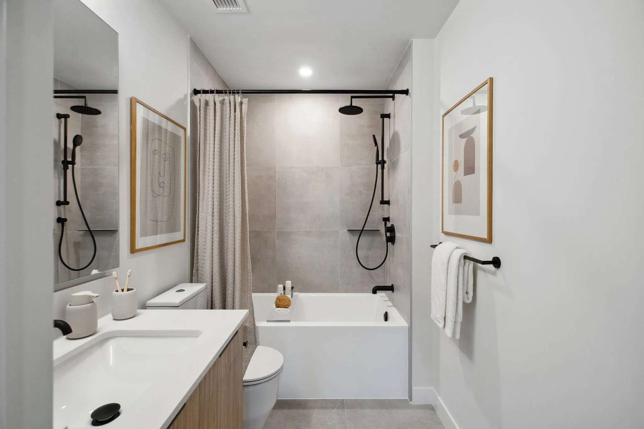 108 715 Ducklow Street