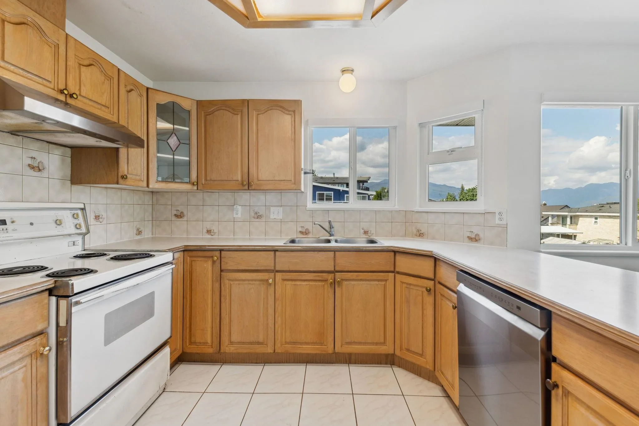 5616 Pandora Street
